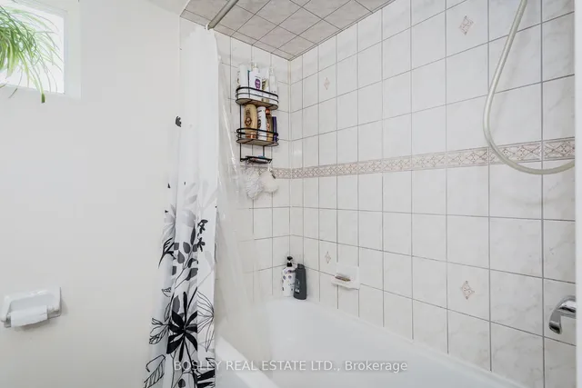 Additional property image - 11 Trinnell Blvd