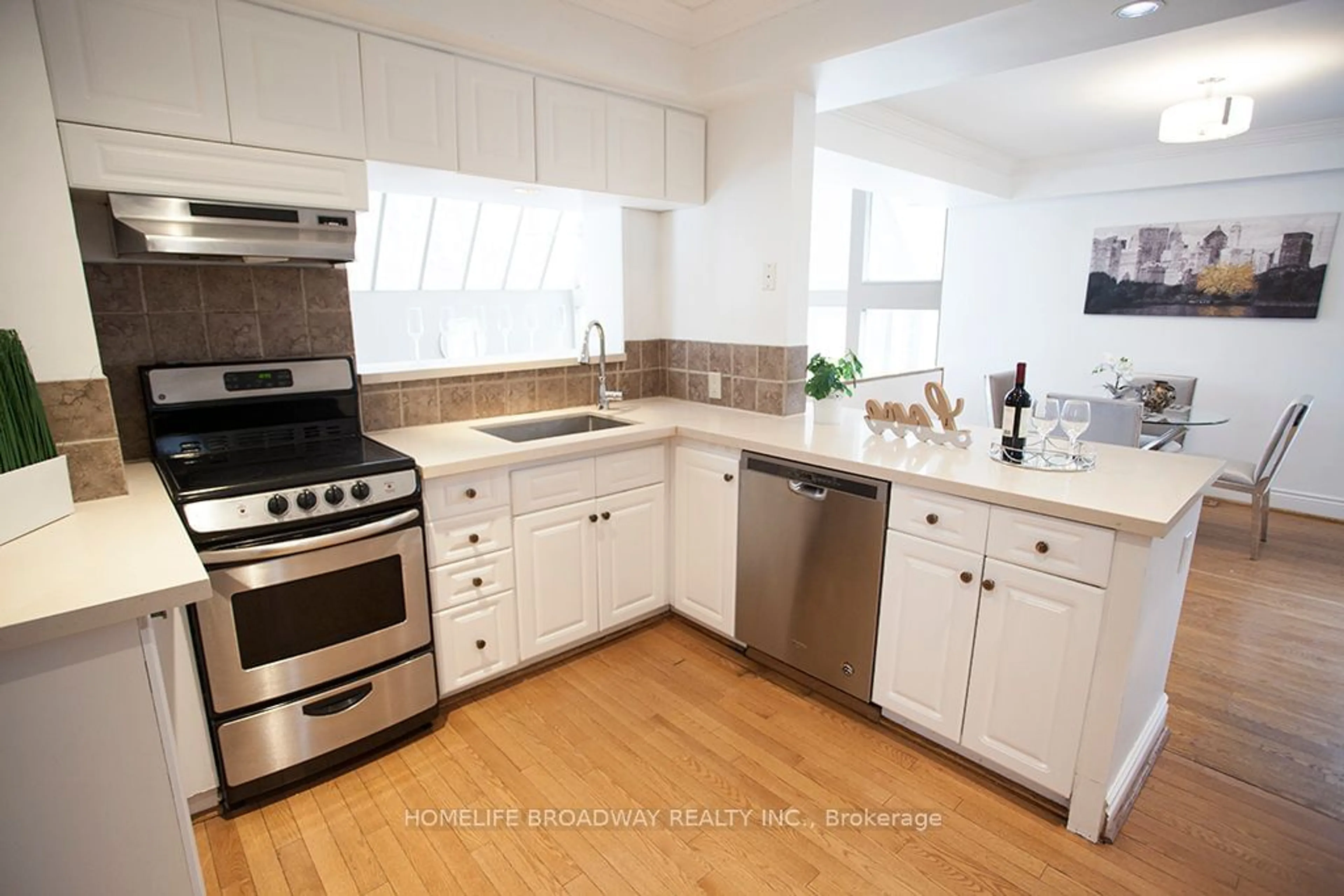 Standard kitchen, unknown for 71 Kildonan Dr, Toronto Ontario M1N 3B7