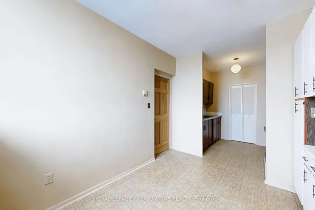 Additional property image - 1 Massey Sq Unit PH19