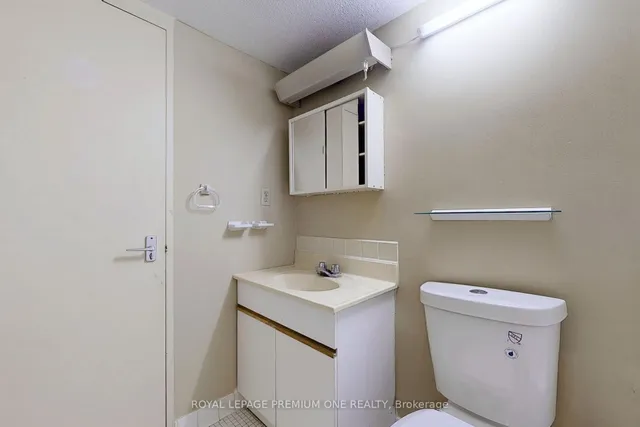 Additional property image - 1 Massey Sq Unit PH19