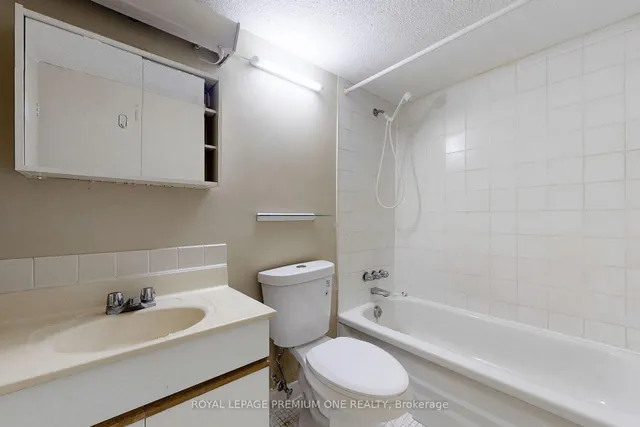 Additional property image - 1 Massey Sq Unit PH19
