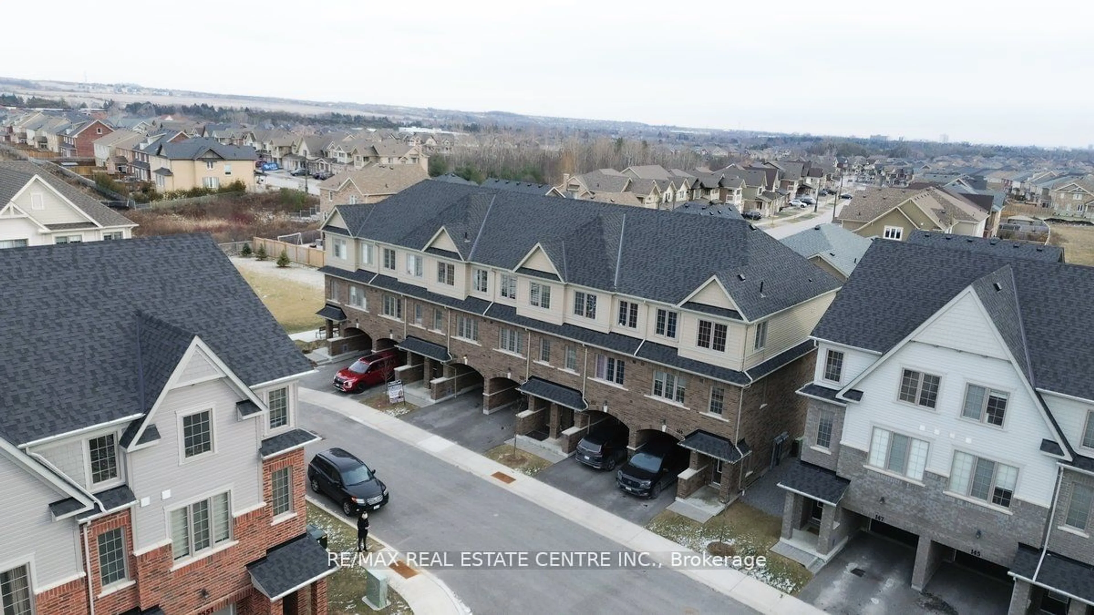 A pic from outside/outdoor area/front of a property/back of a property/a pic from drone, unknown for 153 Danzatore Path, Oshawa Ontario L1L 0P9