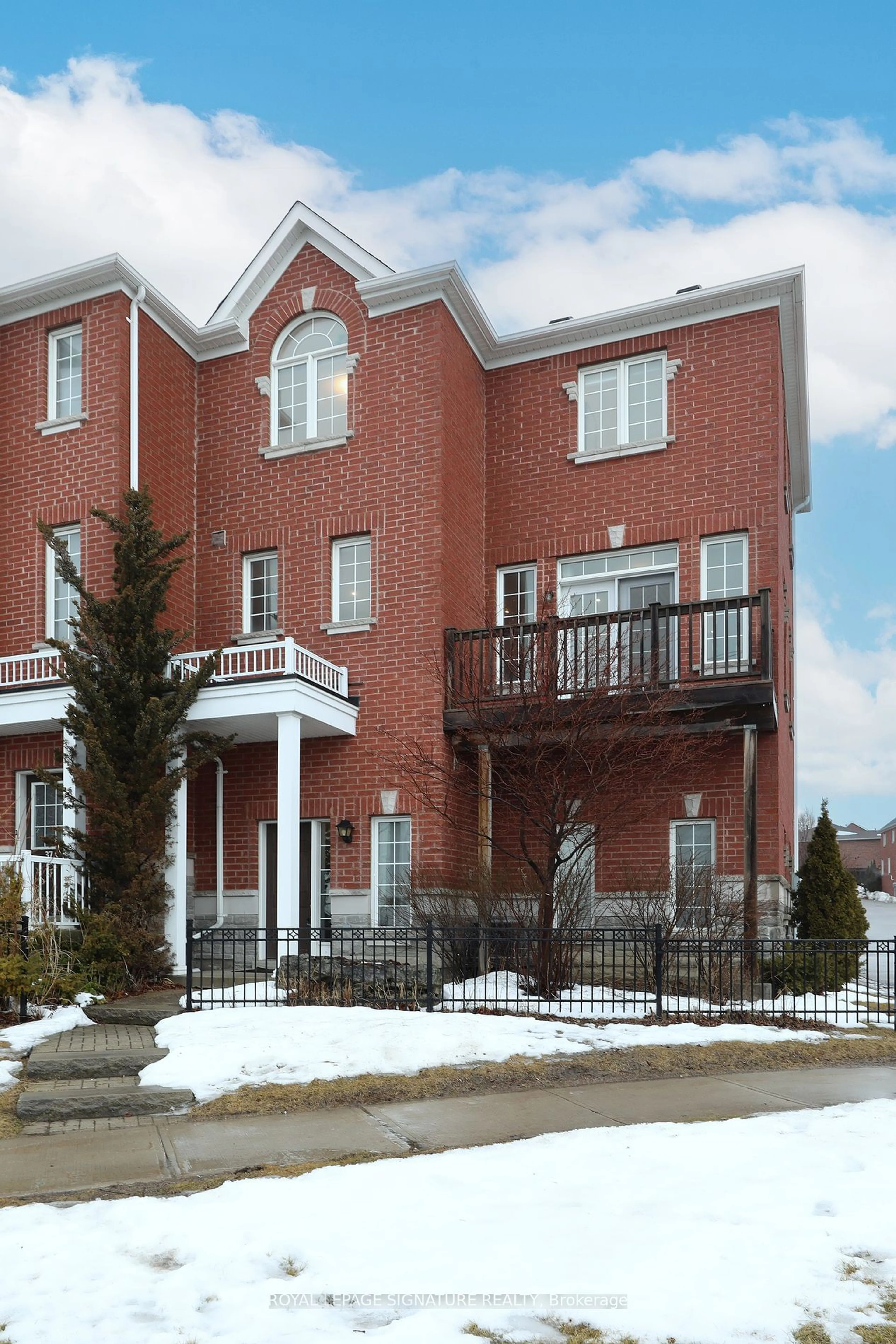 Home with brick exterior material, building for 530 Kingston Rd #38, Pickering Ontario L1V 0C3