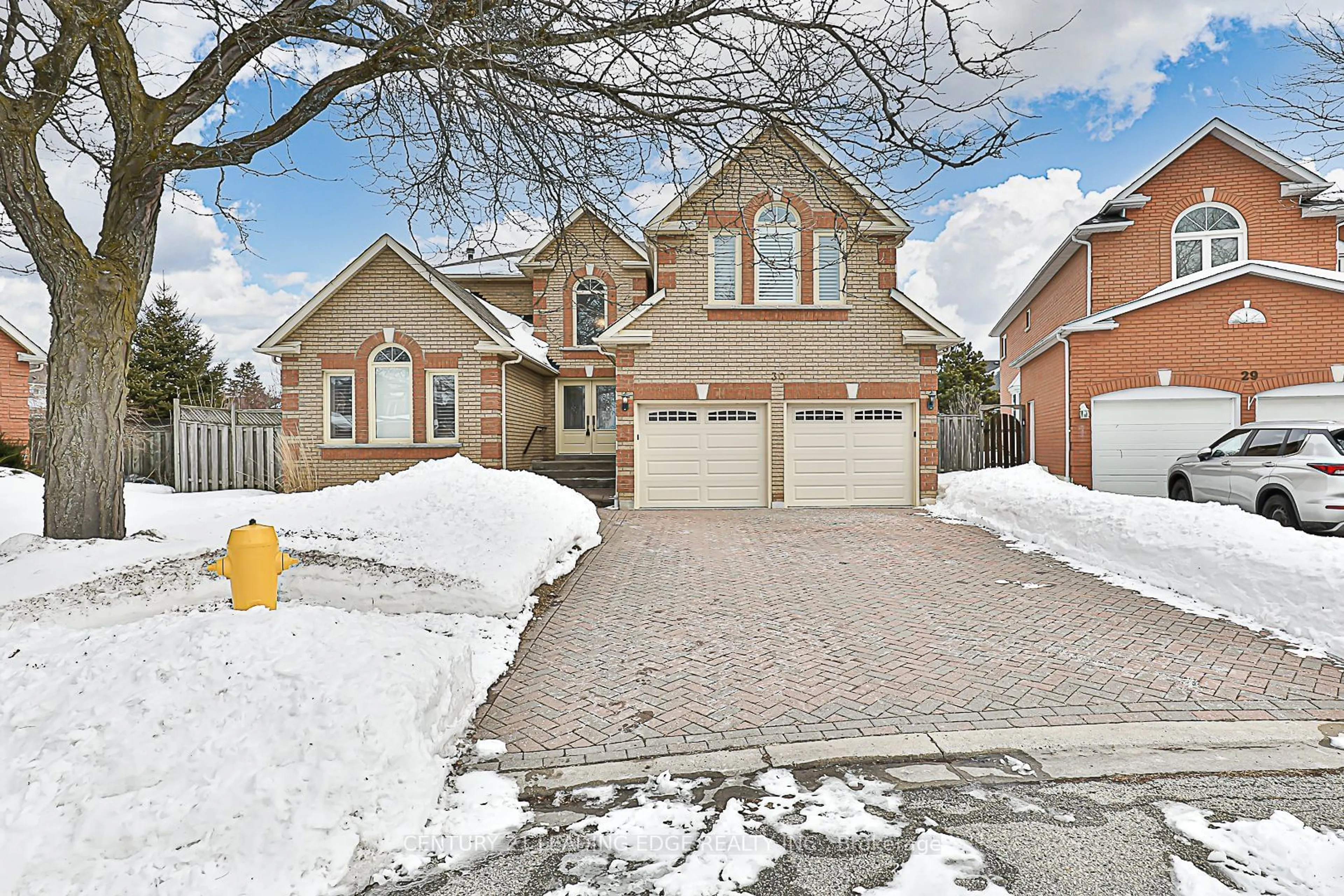 Home with brick exterior material, street for 30 WIGSTON Crt, Whitby Ontario L1R 2B9