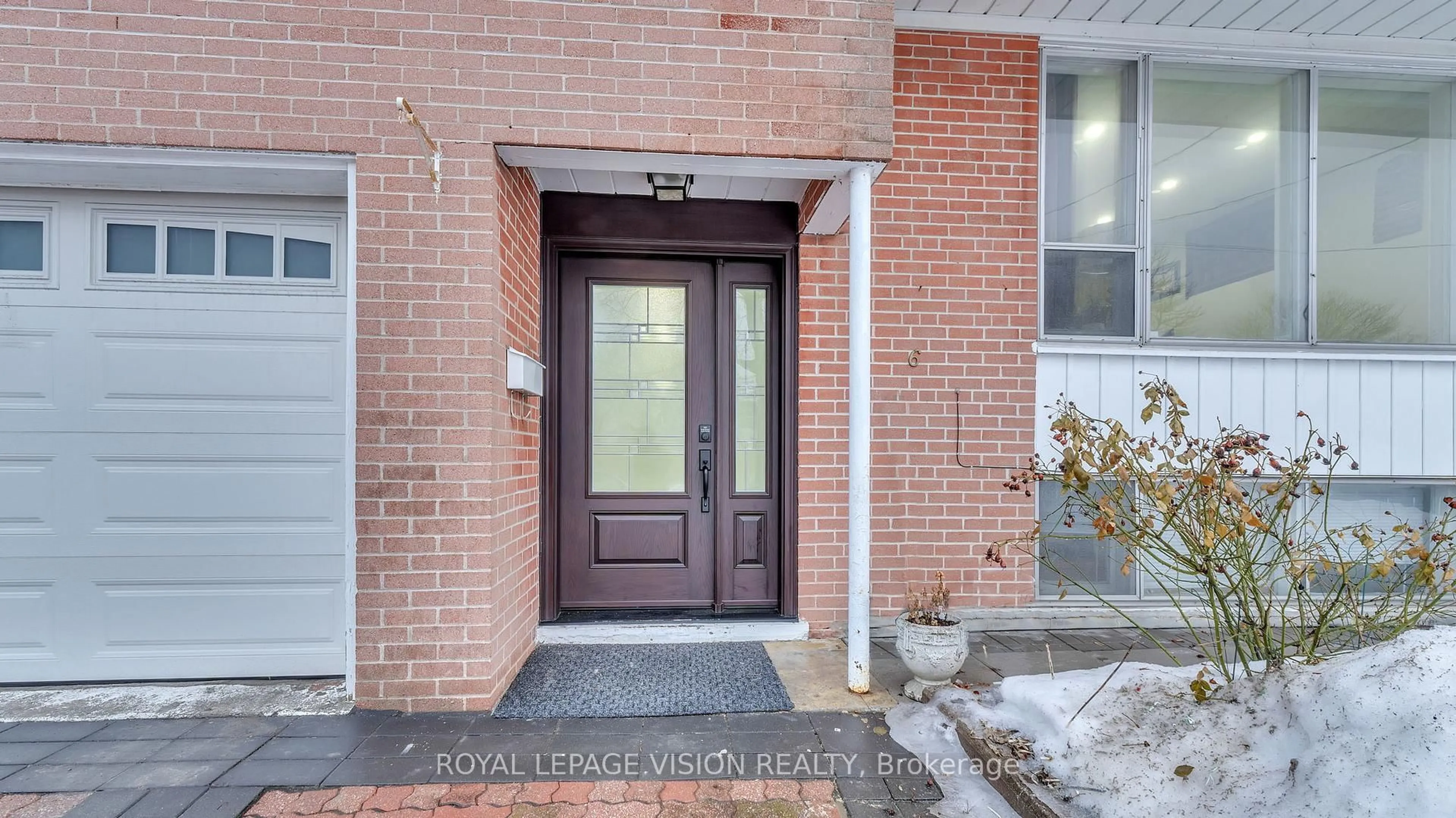 Indoor entryway for 6 Dubarry Ave, Toronto Ontario M1E 3G8