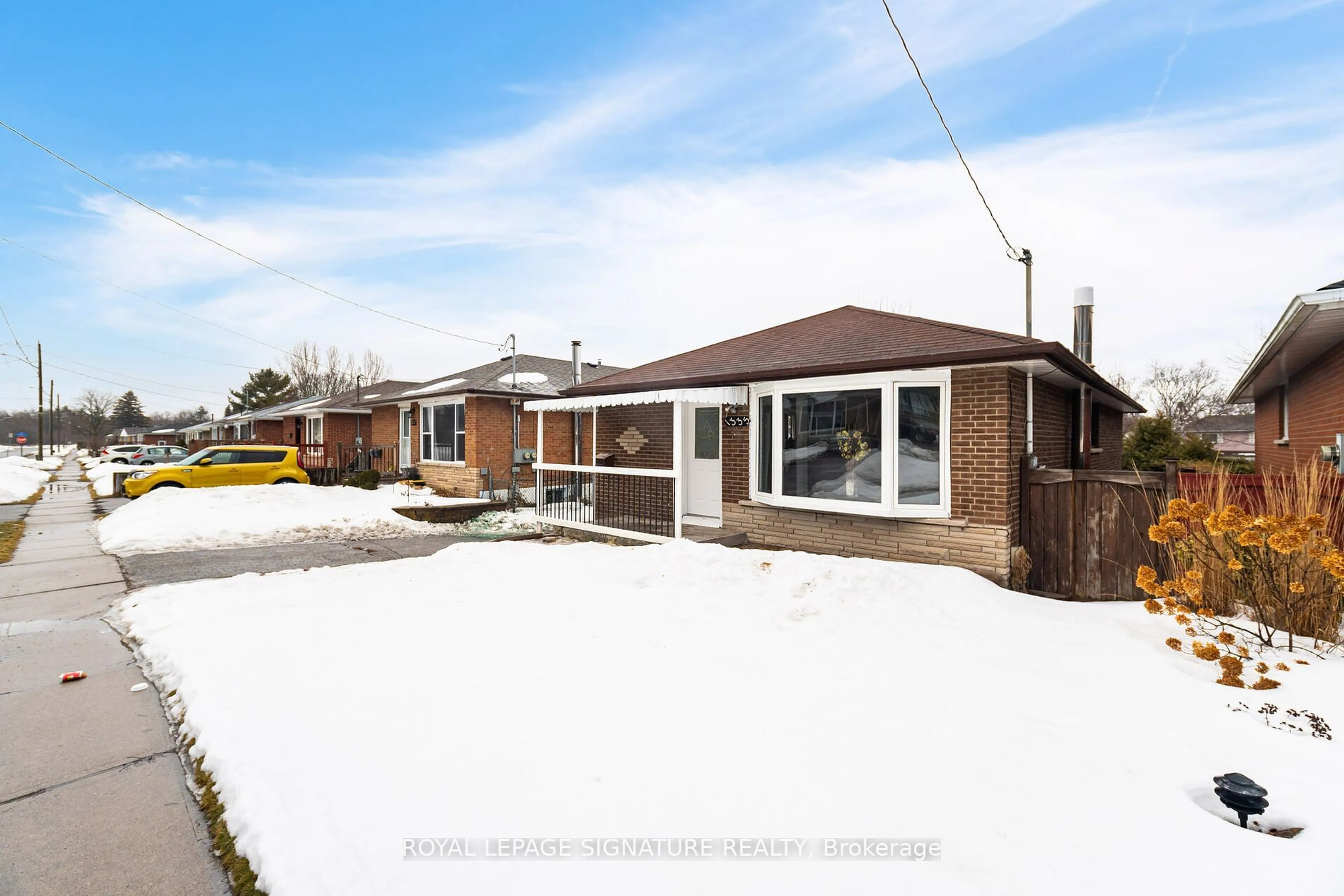 A pic from outside/outdoor area/front of a property/back of a property/a pic from drone, street for 1335 Scugog Ave, Oshawa Ontario L1J 1J5