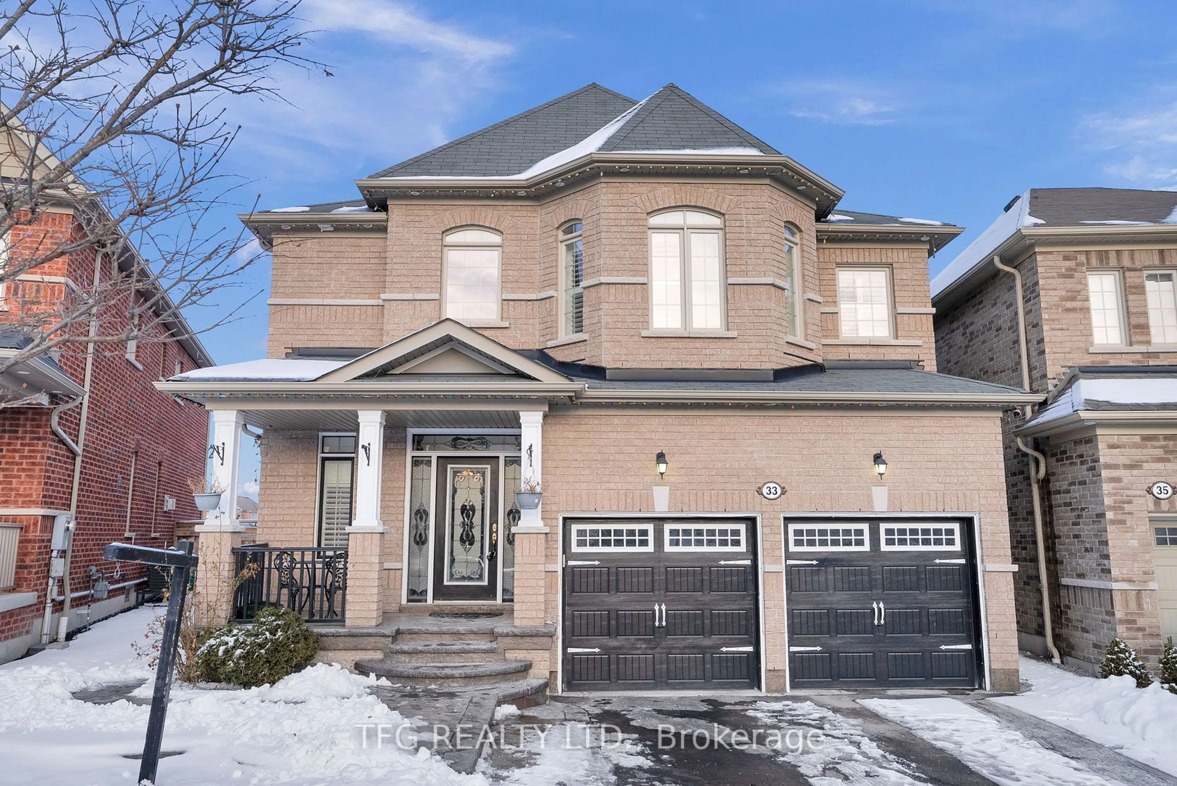 Home with brick exterior material, street for 33 Shell Dr, Ajax Ontario L1T 4R2