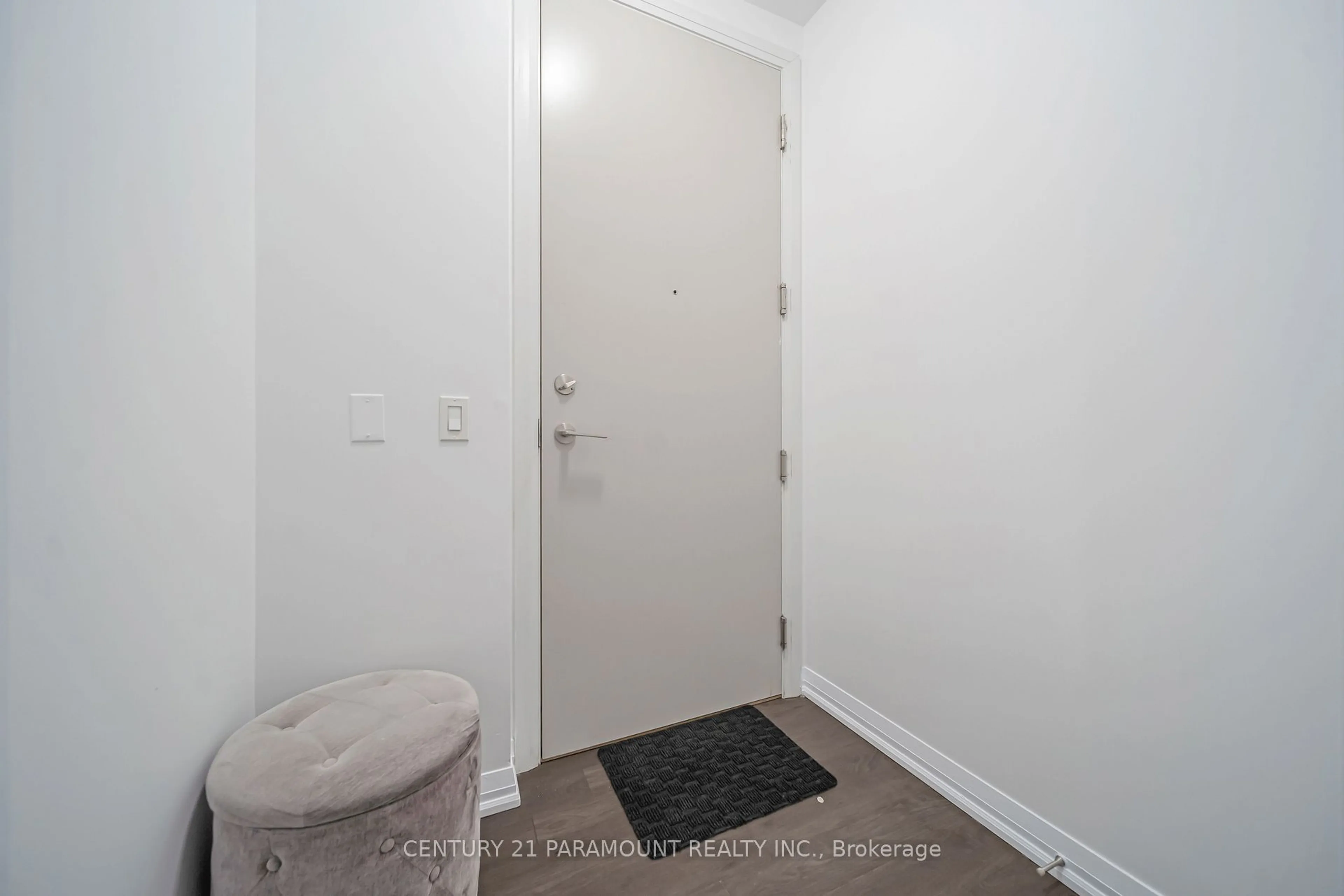 Indoor entryway for 30 Meadowglen Pl #2701, Toronto Ontario M1G 0A6