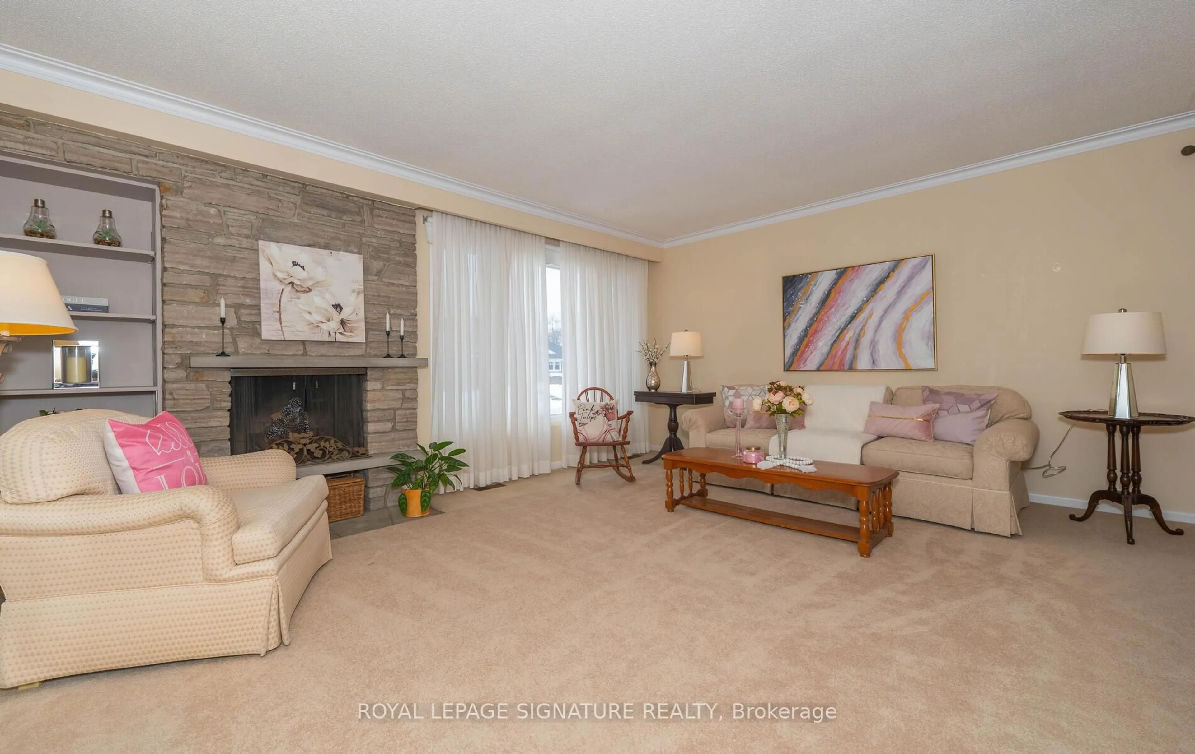 Living room with furniture, unknown for 39 Kilkenny Dr, Toronto Ontario M1W 1J6