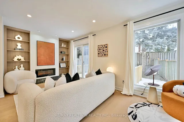 Additional property image - 28 Baronial Crt