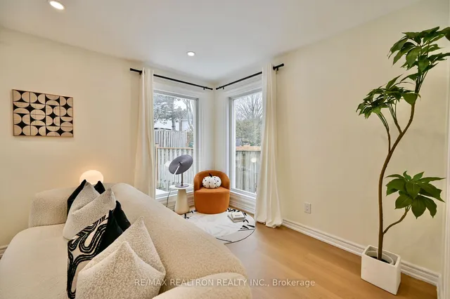 Additional property image - 28 Baronial Crt
