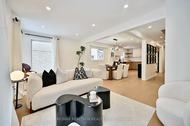 Additional property image - 28 Baronial Crt