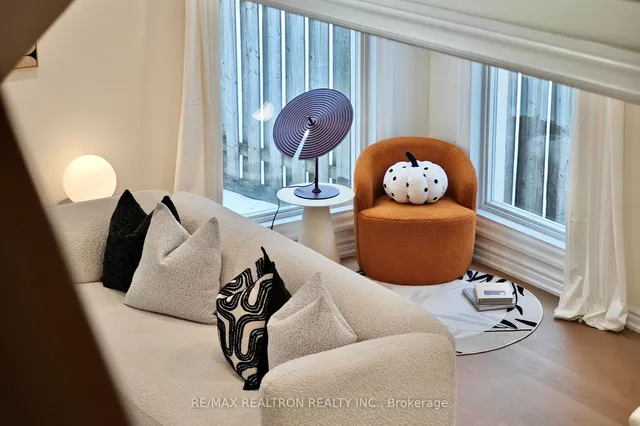 Additional property image - 28 Baronial Crt