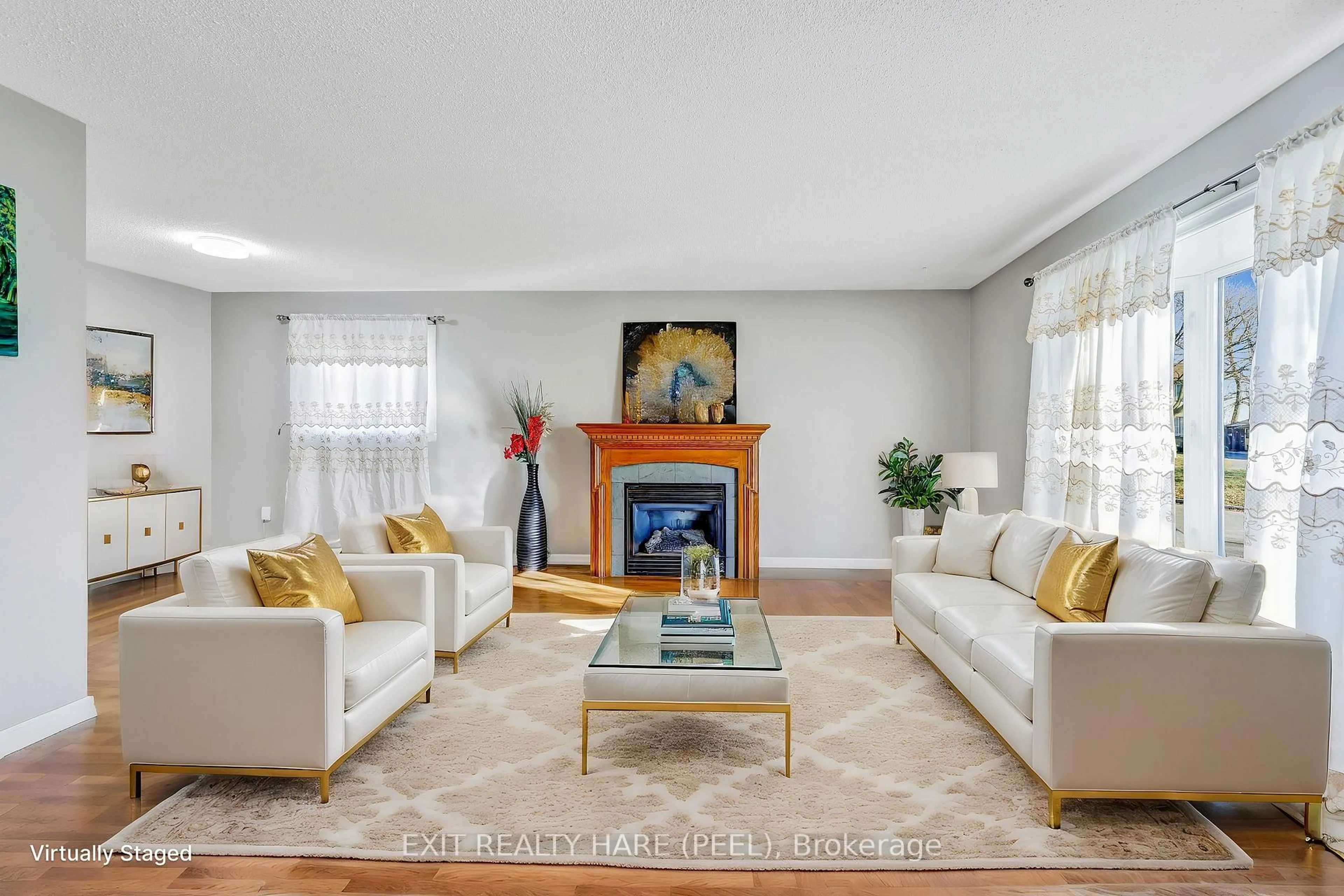 Living room with furniture, unknown for 376 Calvert Crt, Oshawa Ontario L1J 6X7