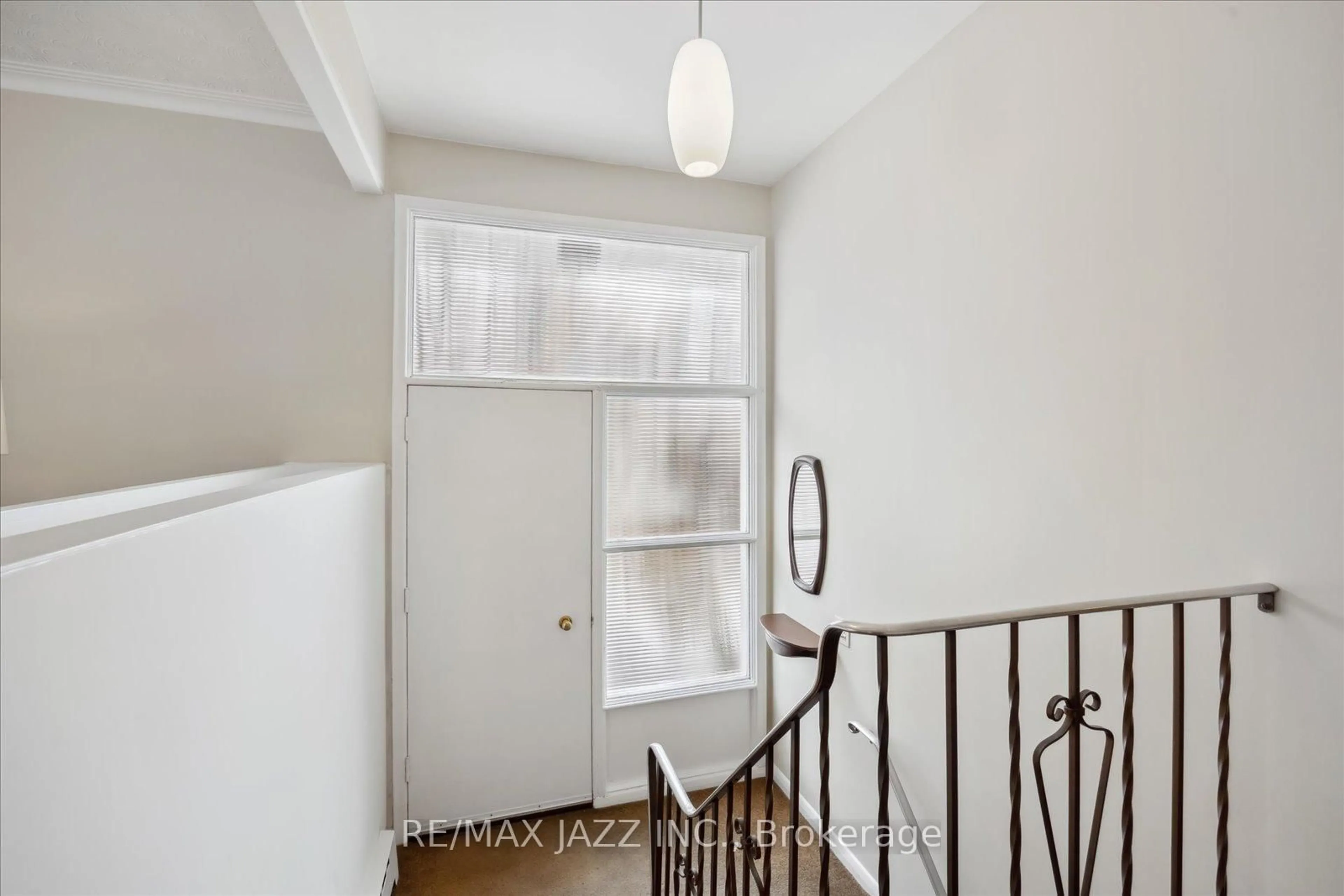 Indoor entryway for 57 Seminole Ave, Toronto Ontario M1J 1N2