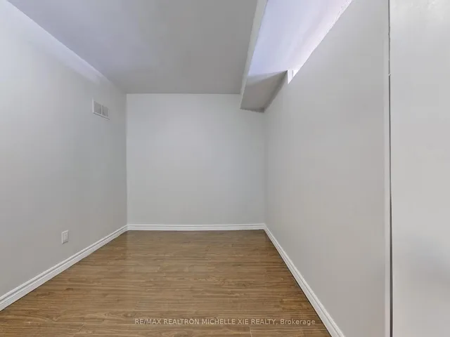 Additional property image - 130 Carolbreen Sq