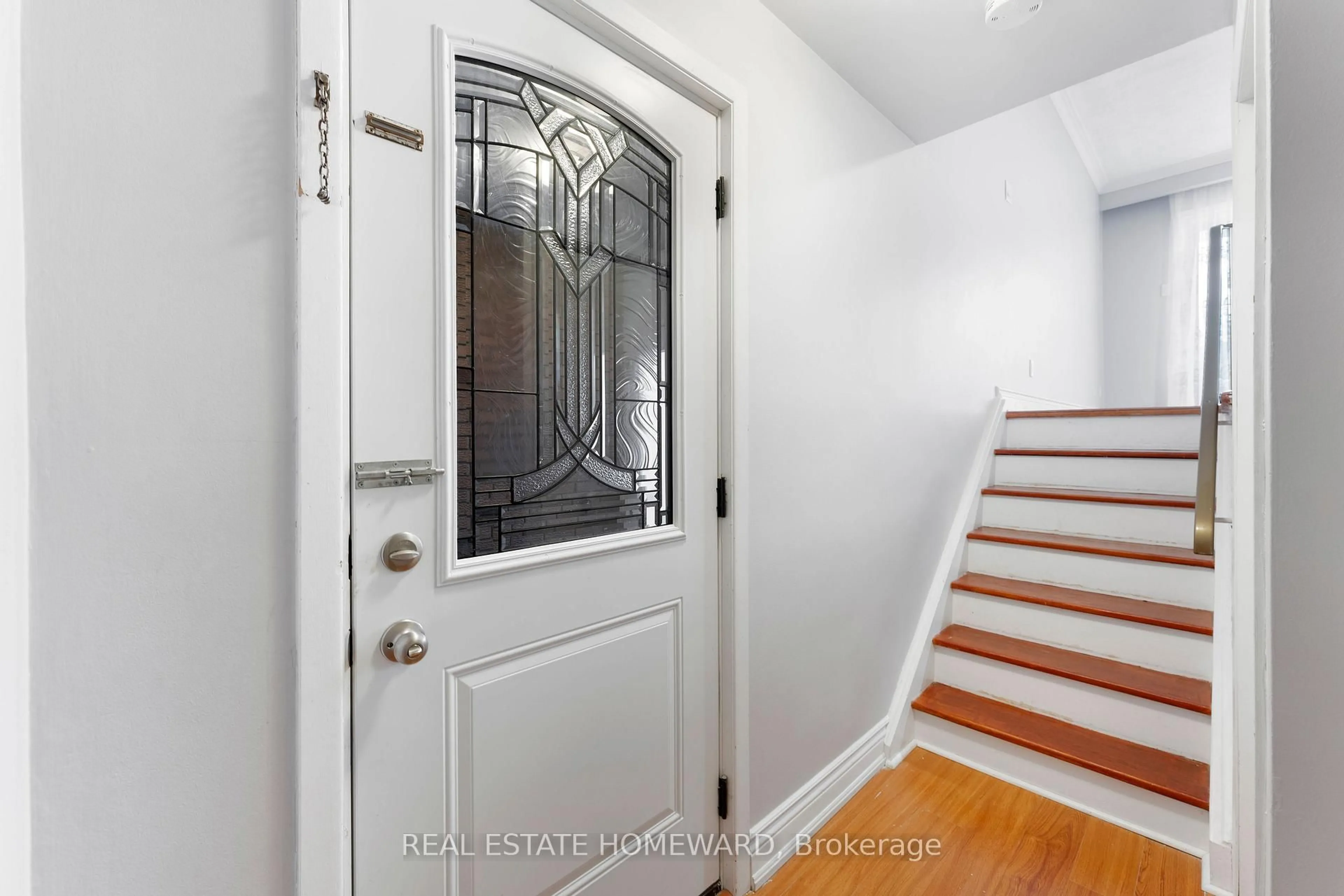 Indoor entryway for 15A Davidson Ave, Toronto Ontario M1K 1C2