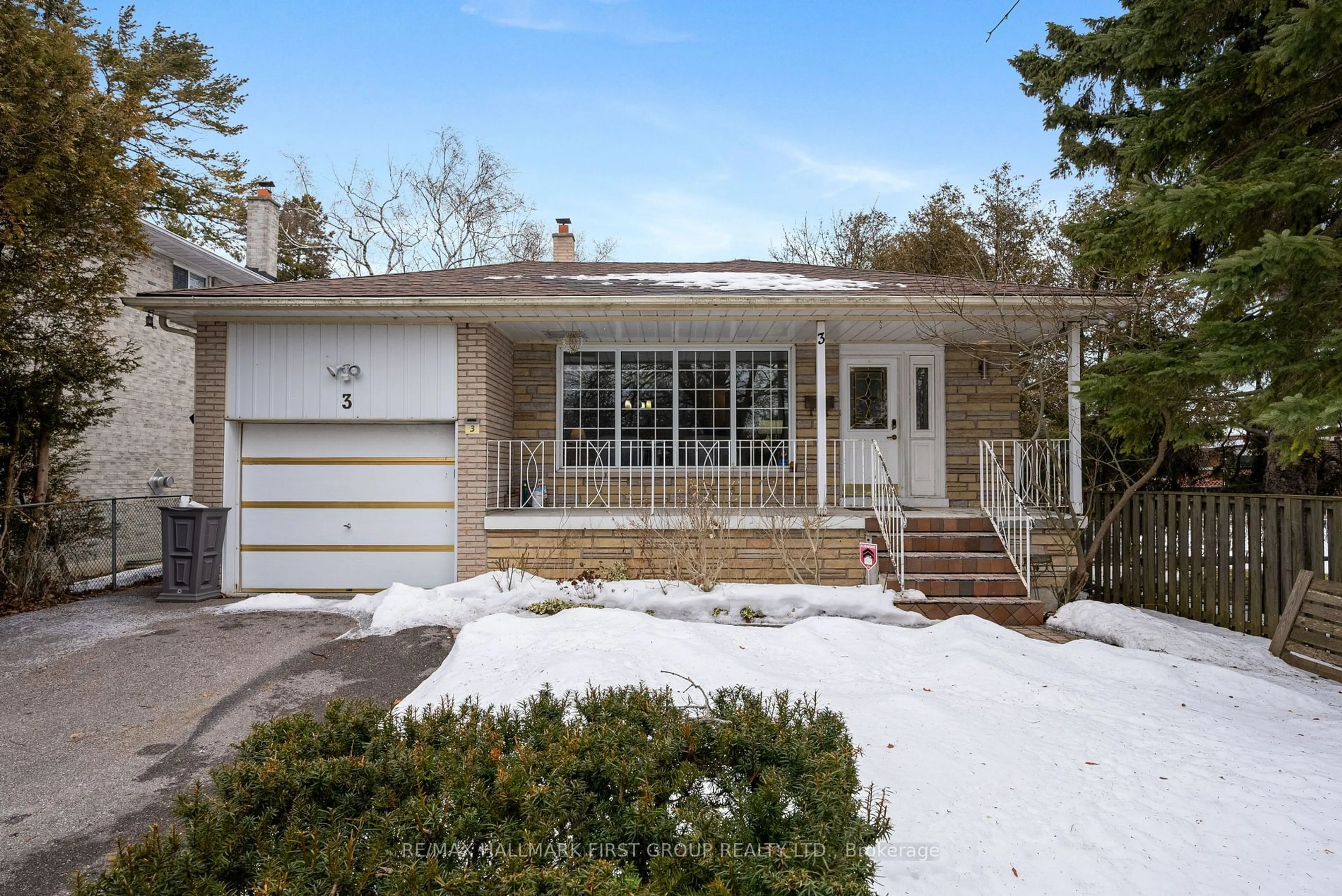 Home with vinyl exterior material, street for 3 Tivoli Crt, Toronto Ontario M1E 2A3