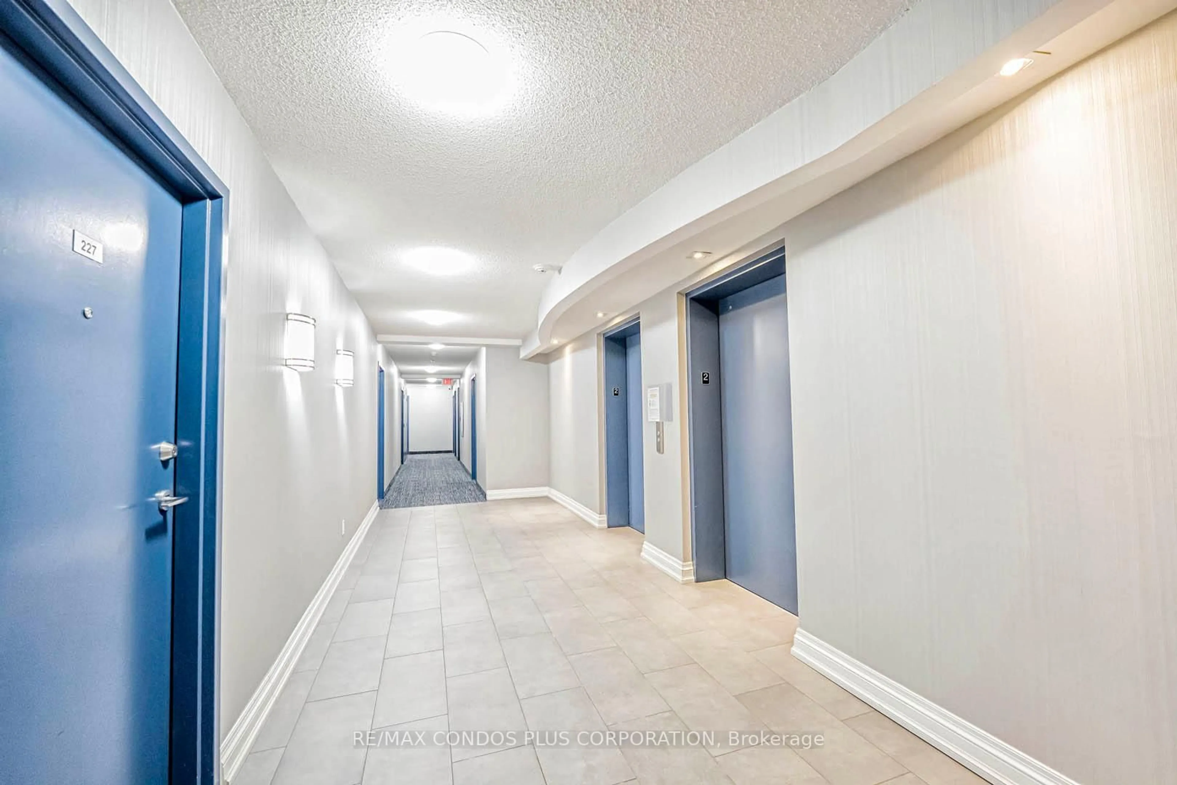 Indoor foyer for 60 Fairfax Cres #227, Toronto Ontario M1L 1Z8