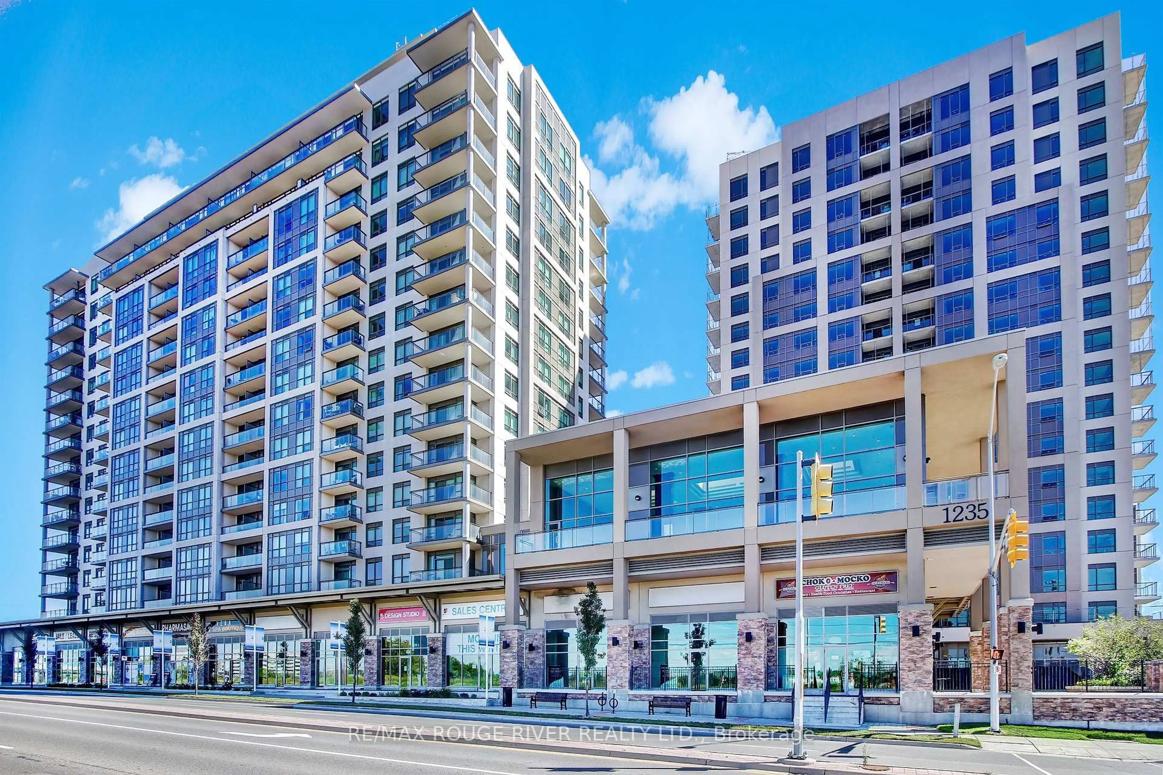 Patio, building for 1235 Bayly St #1501, Pickering Ontario L1W 1L7