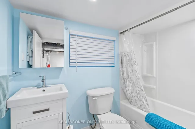 Additional property image - 32 Monarch Park Ave
