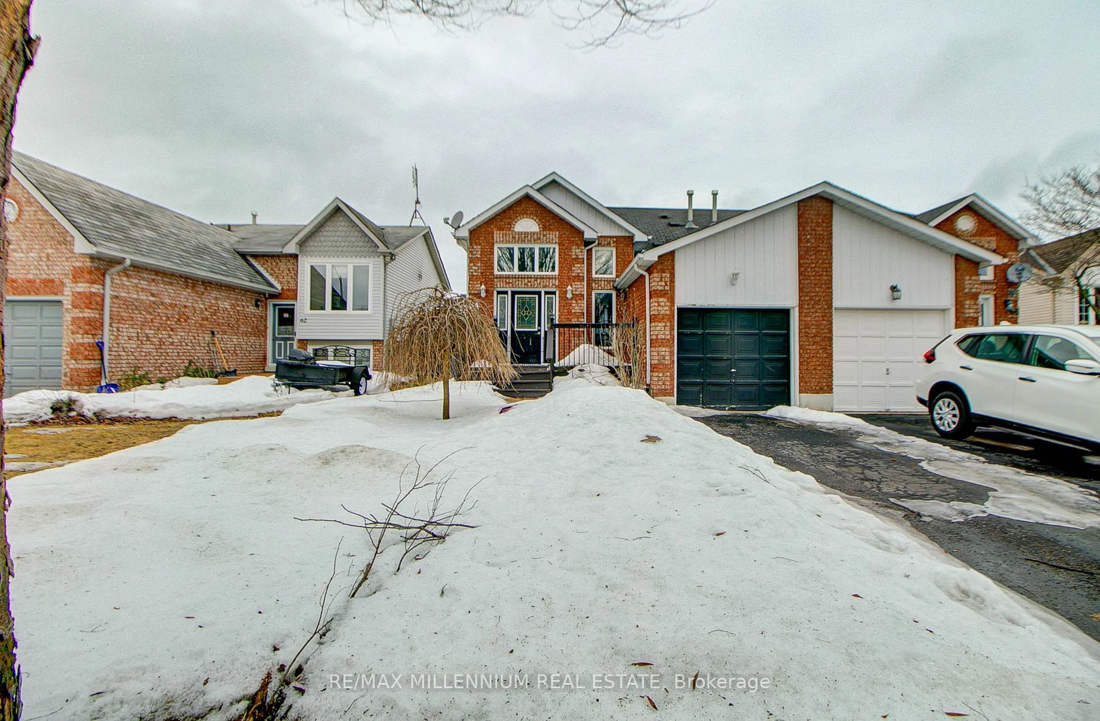 A pic from outside/outdoor area/front of a property/back of a property/a pic from drone, street for 64 Fenwick Ave, Clarington Ontario L1C 4S1