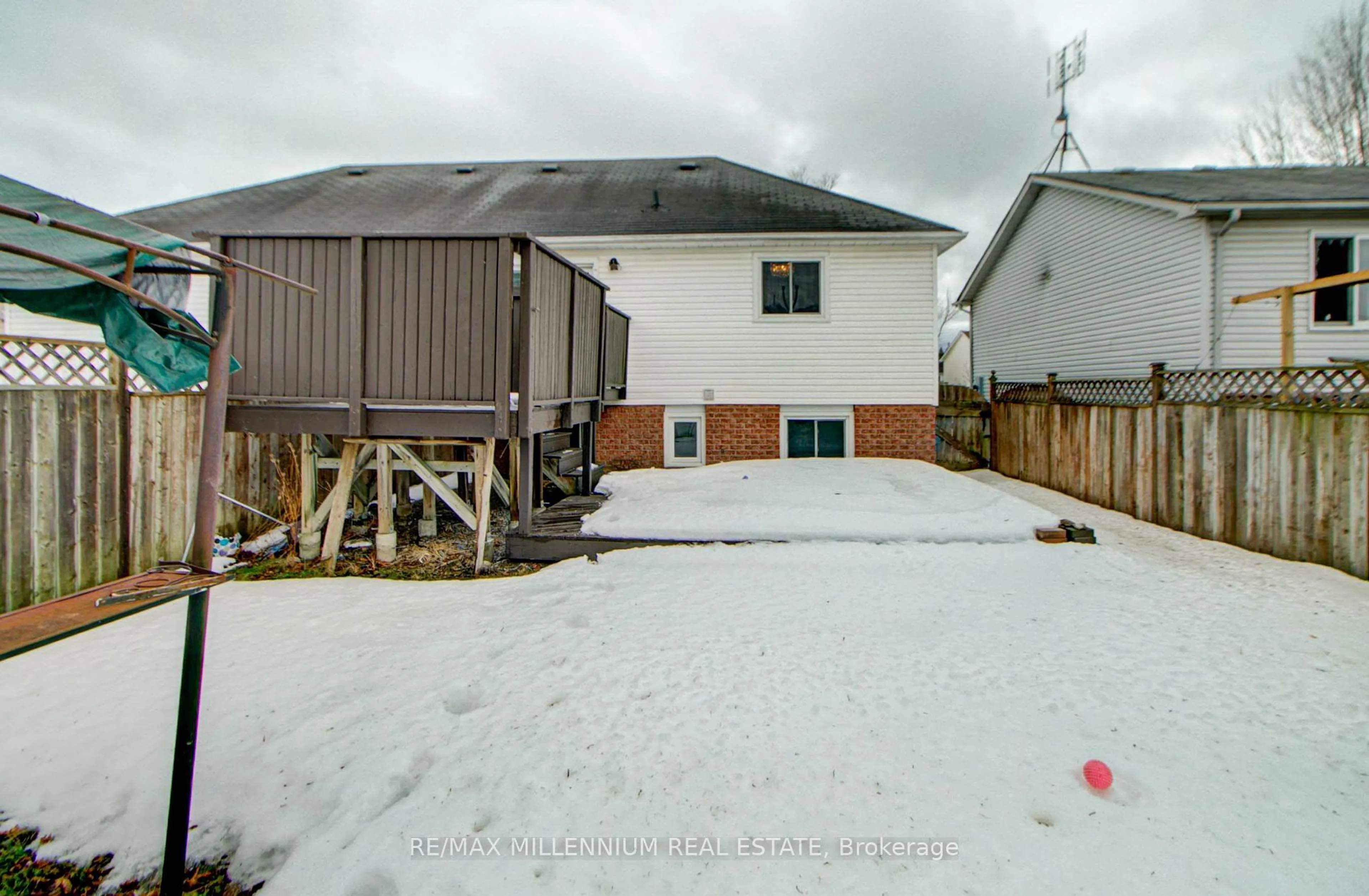 A pic from outside/outdoor area/front of a property/back of a property/a pic from drone, street for 64 Fenwick Ave, Clarington Ontario L1C 4S1