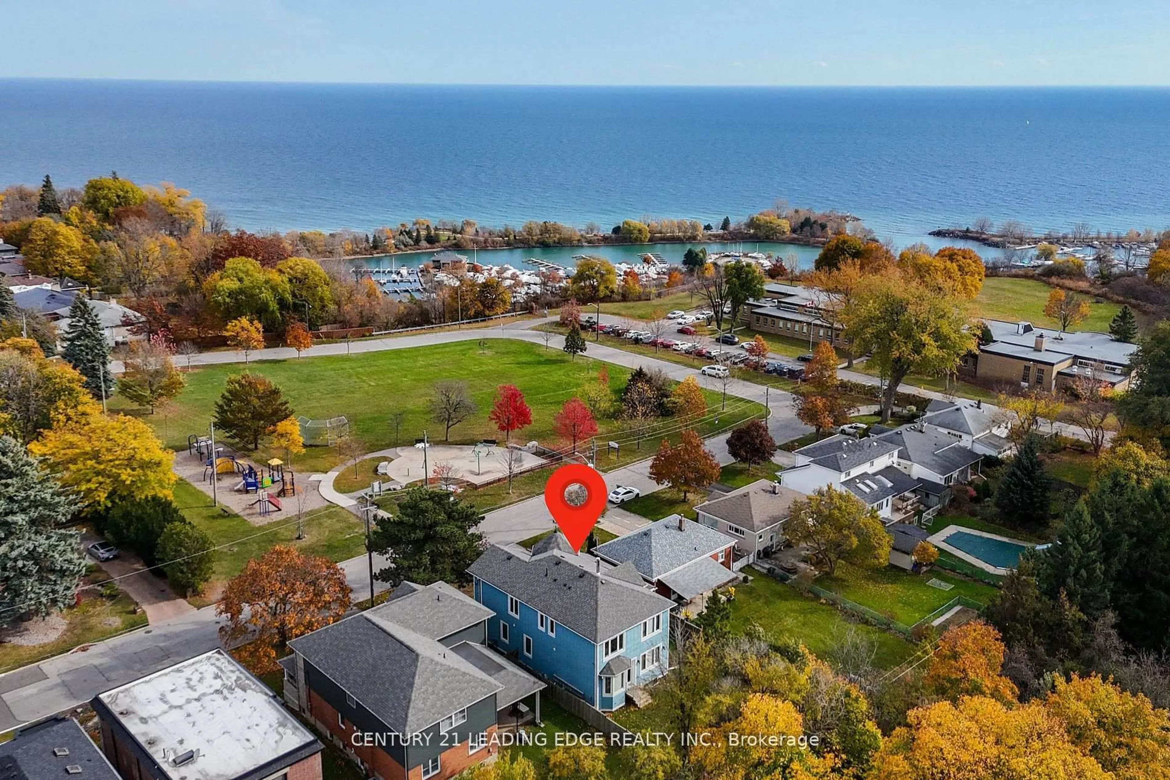 A pic from outside/outdoor area/front of a property/back of a property/a pic from drone, water/lake/river/ocean view for 12 Gradwell Dr, Toronto Ontario M1M 2M9