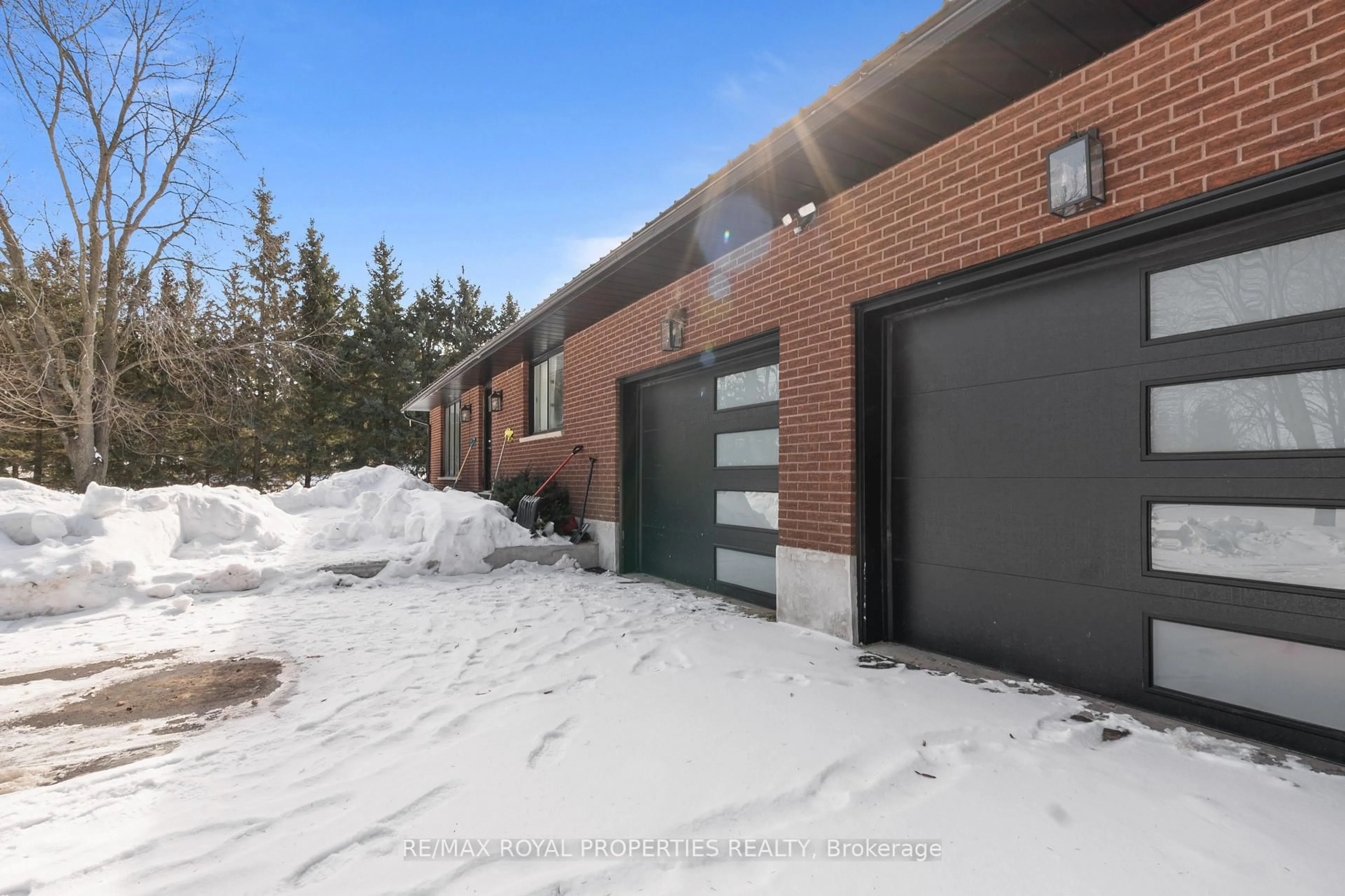 Unknown for 10950 Simcoe St, Scugog Ontario L9L 1B3