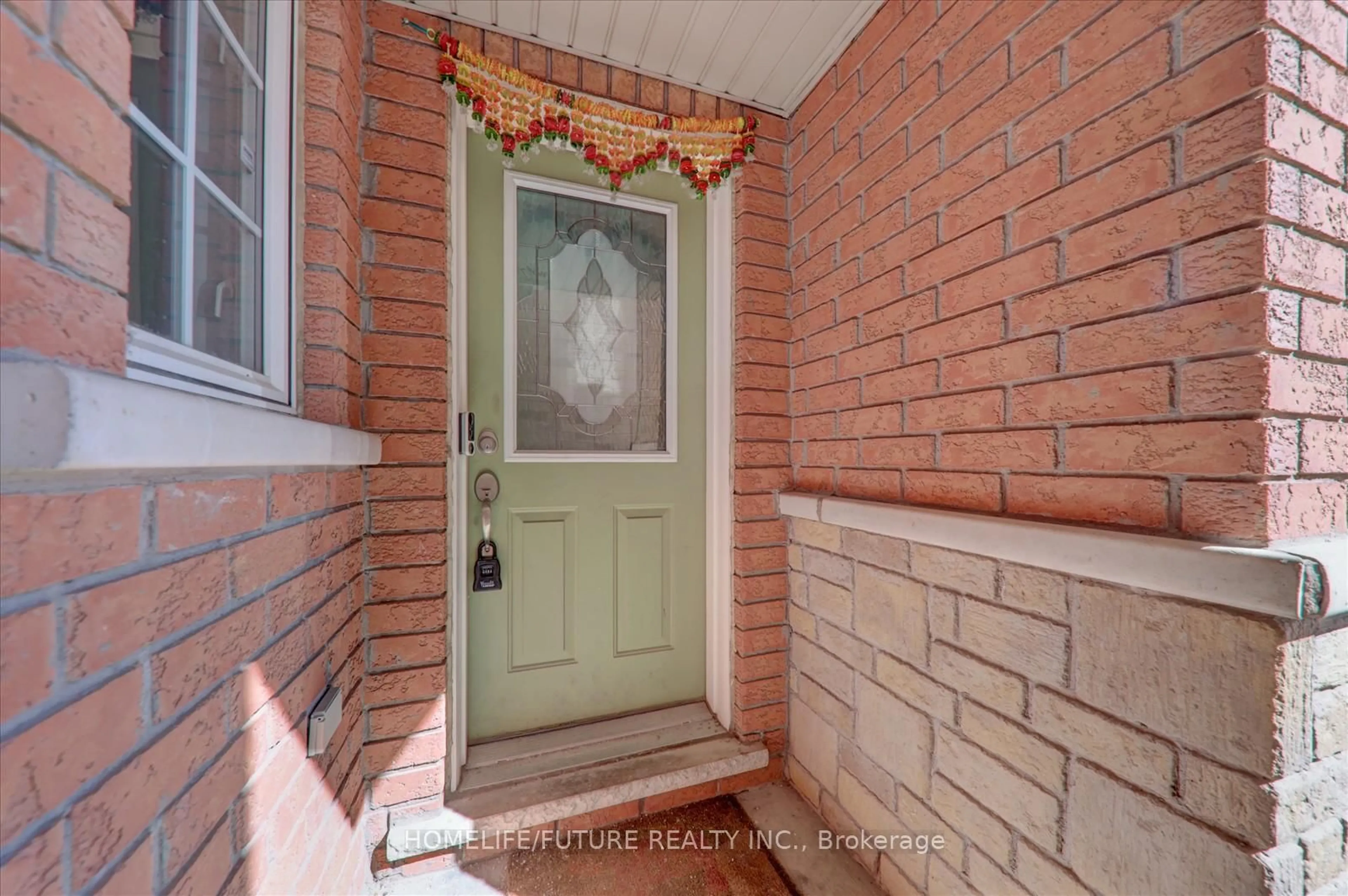 Indoor entryway for 30 Flatfield Terr, Toronto Ontario M1B 6C4