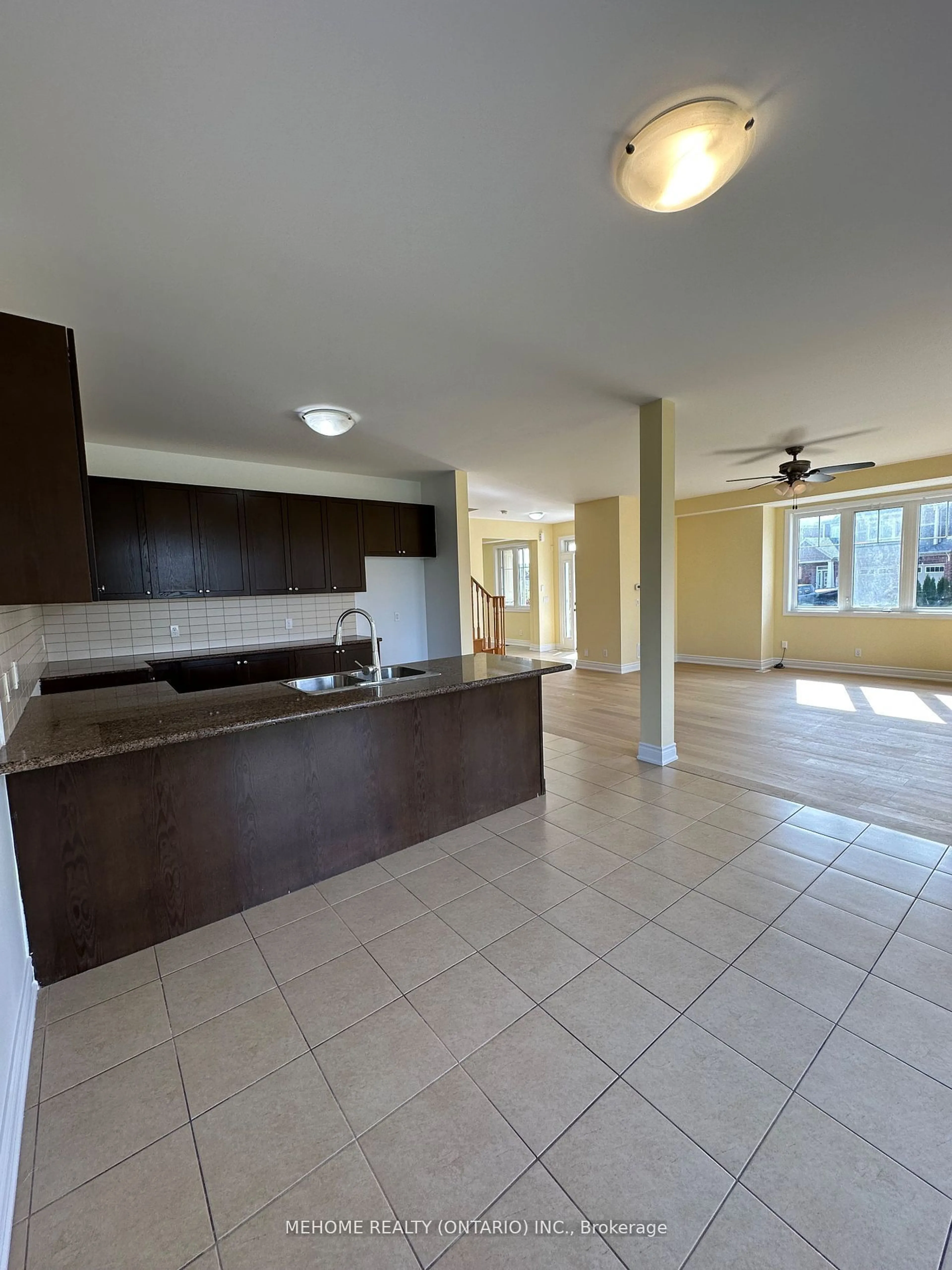 Open concept kitchen, ceramic/tile floor for 2380 Victoria Park St, Oshawa Ontario L1L 0G4