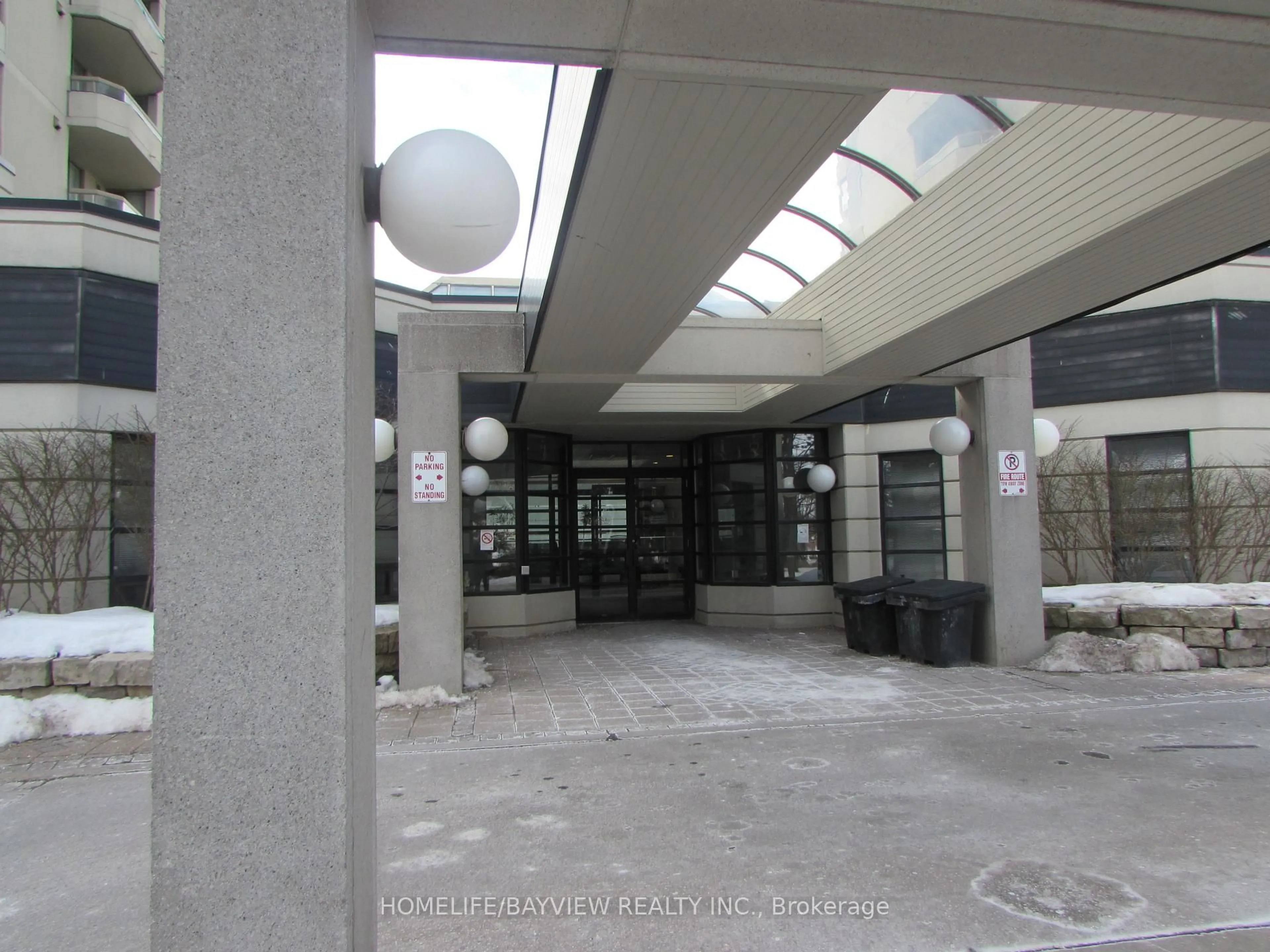 Indoor foyer for 160 Alton Towers Circ #1711, Toronto Ontario M1V 4X8