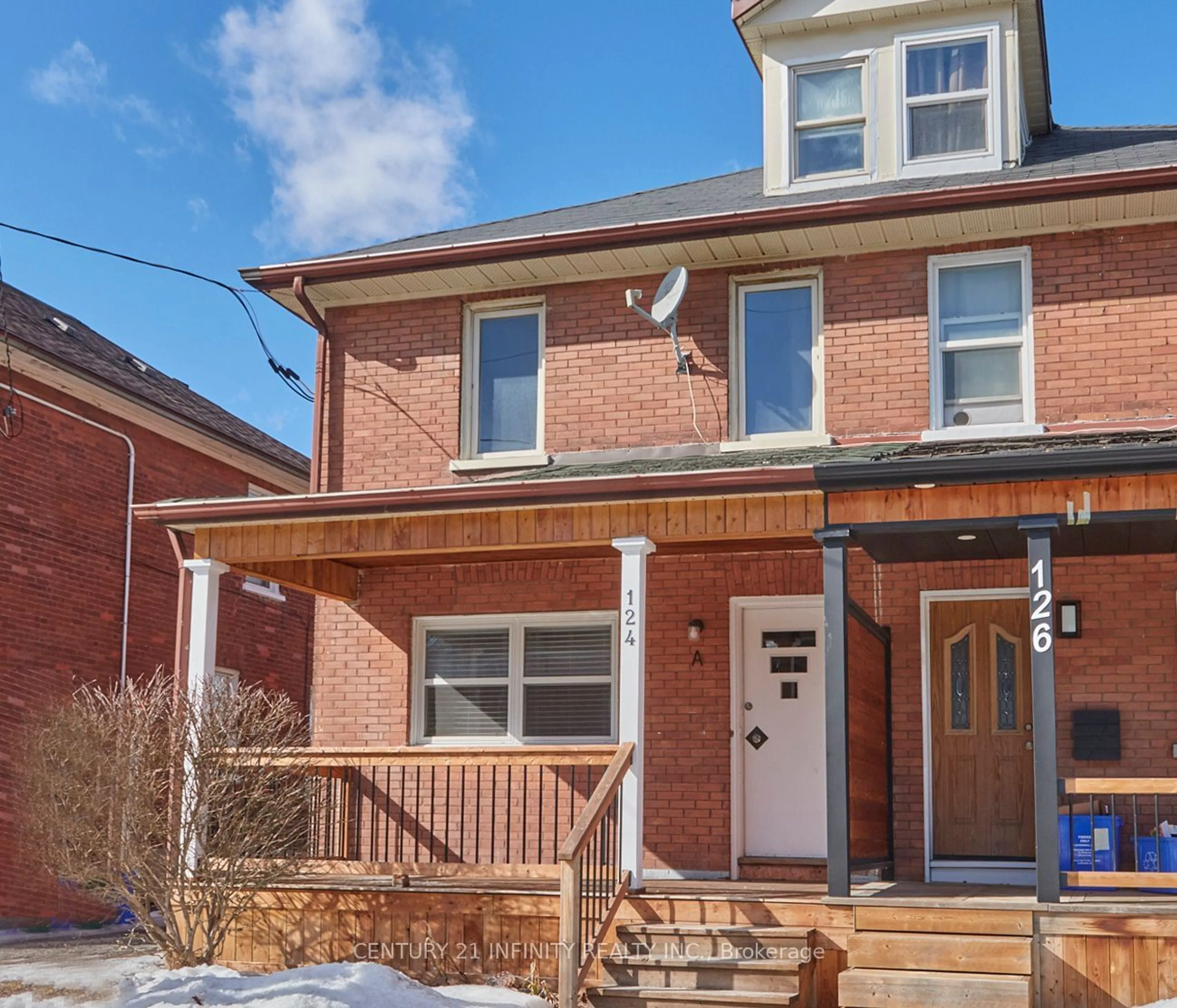 Home with brick exterior material, street for 124 Agnes St, Oshawa Ontario L1G 1V4