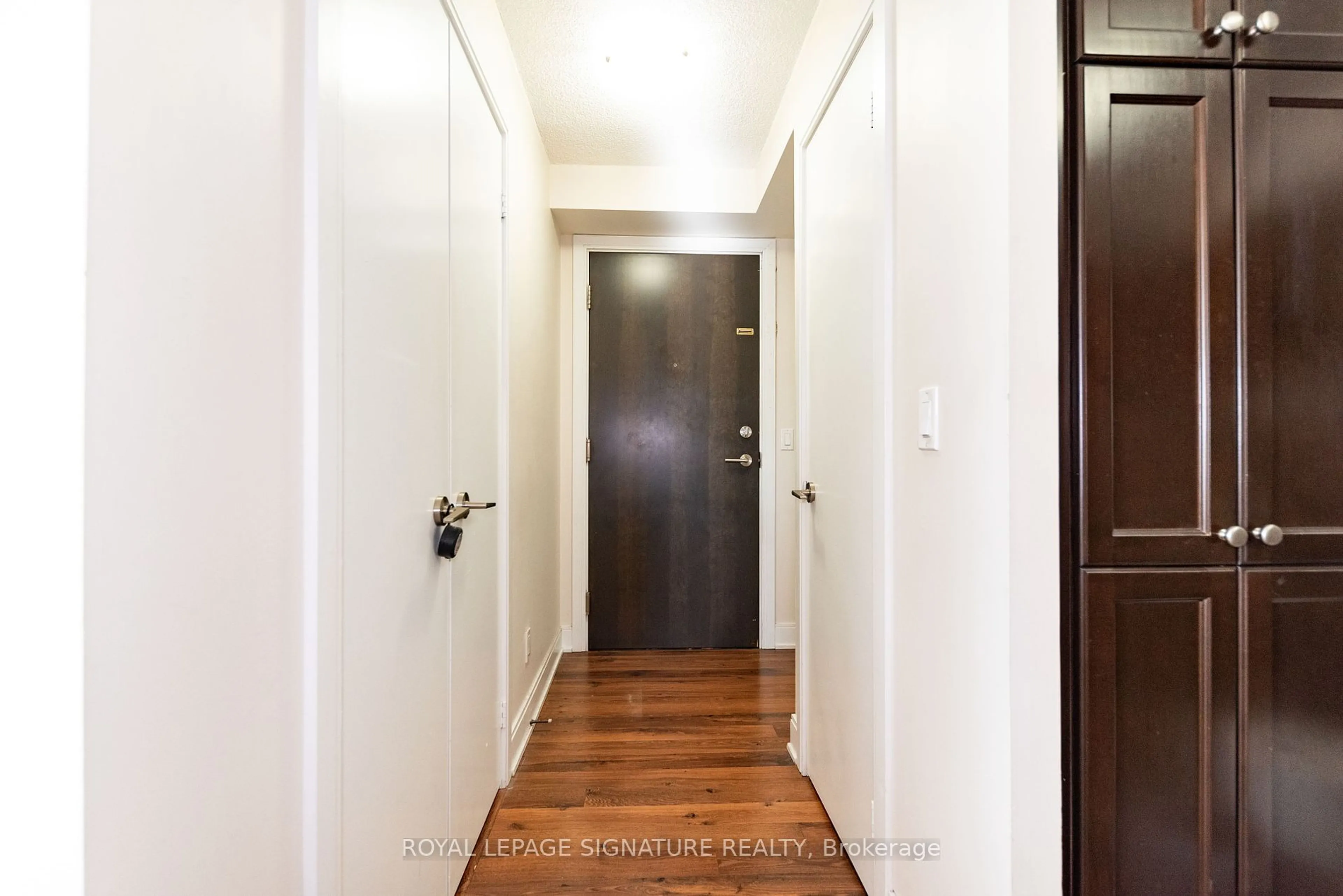 Indoor entryway for 135 Village Green Sq #1423, Toronto Ontario M1S 0G4