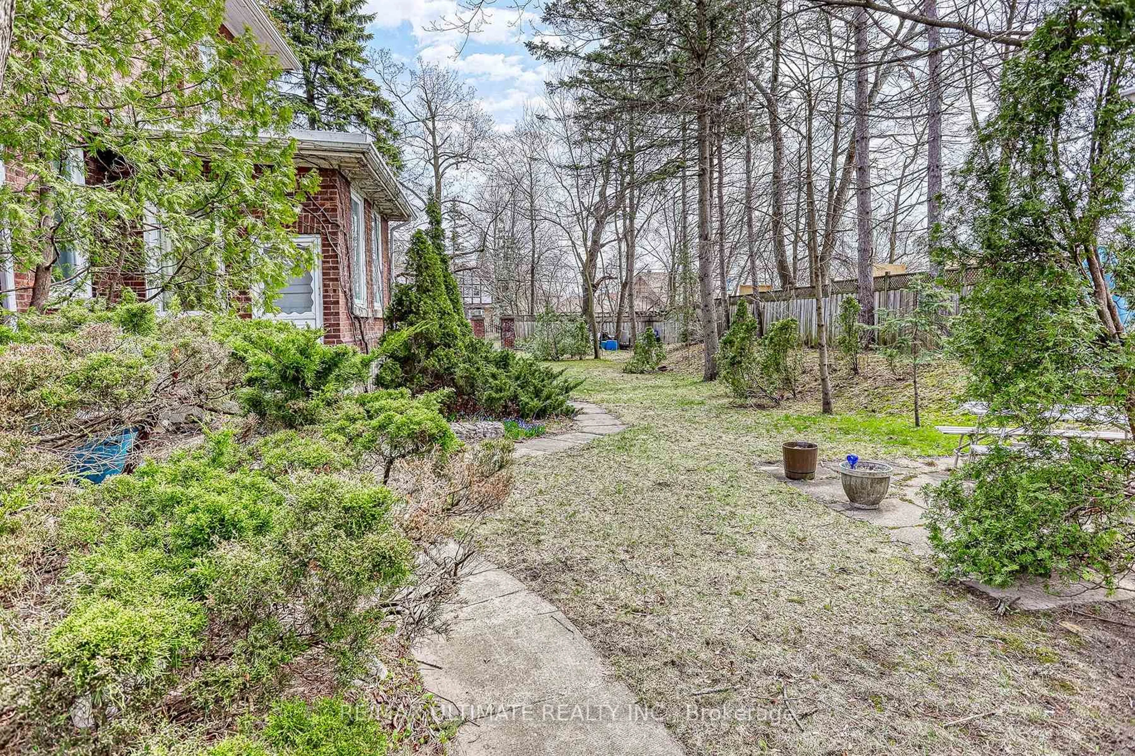 Patio, street for 456 Manse Rd, Toronto Ontario M1E 3V8