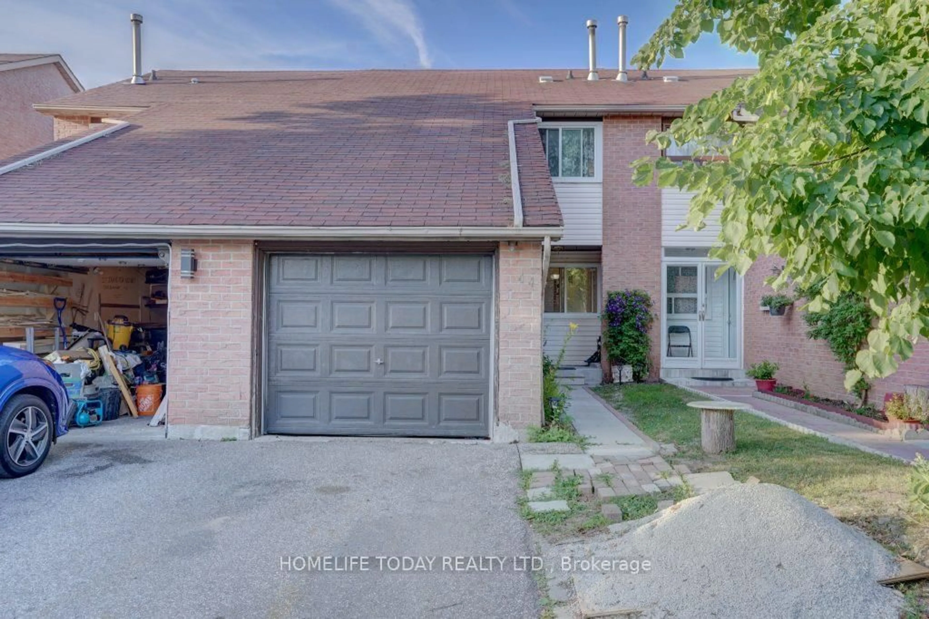 A pic from outside/outdoor area/front of a property/back of a property/a pic from drone, street for 161 Wickson Tr #44, Toronto Ontario M1B 1M4