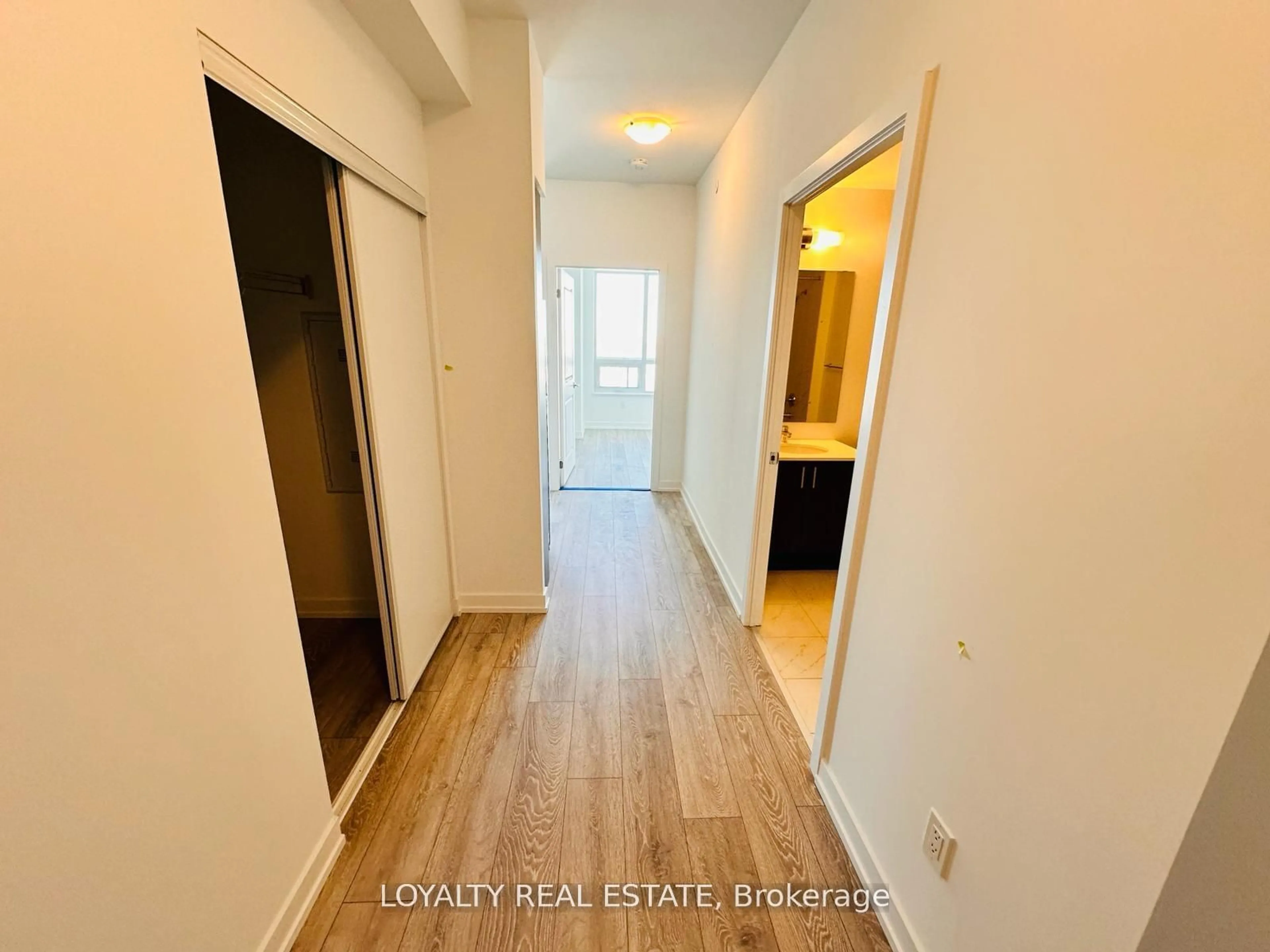 Indoor entryway for 1455 Celebration Dr #2111, Pickering Ontario L1W 0C3