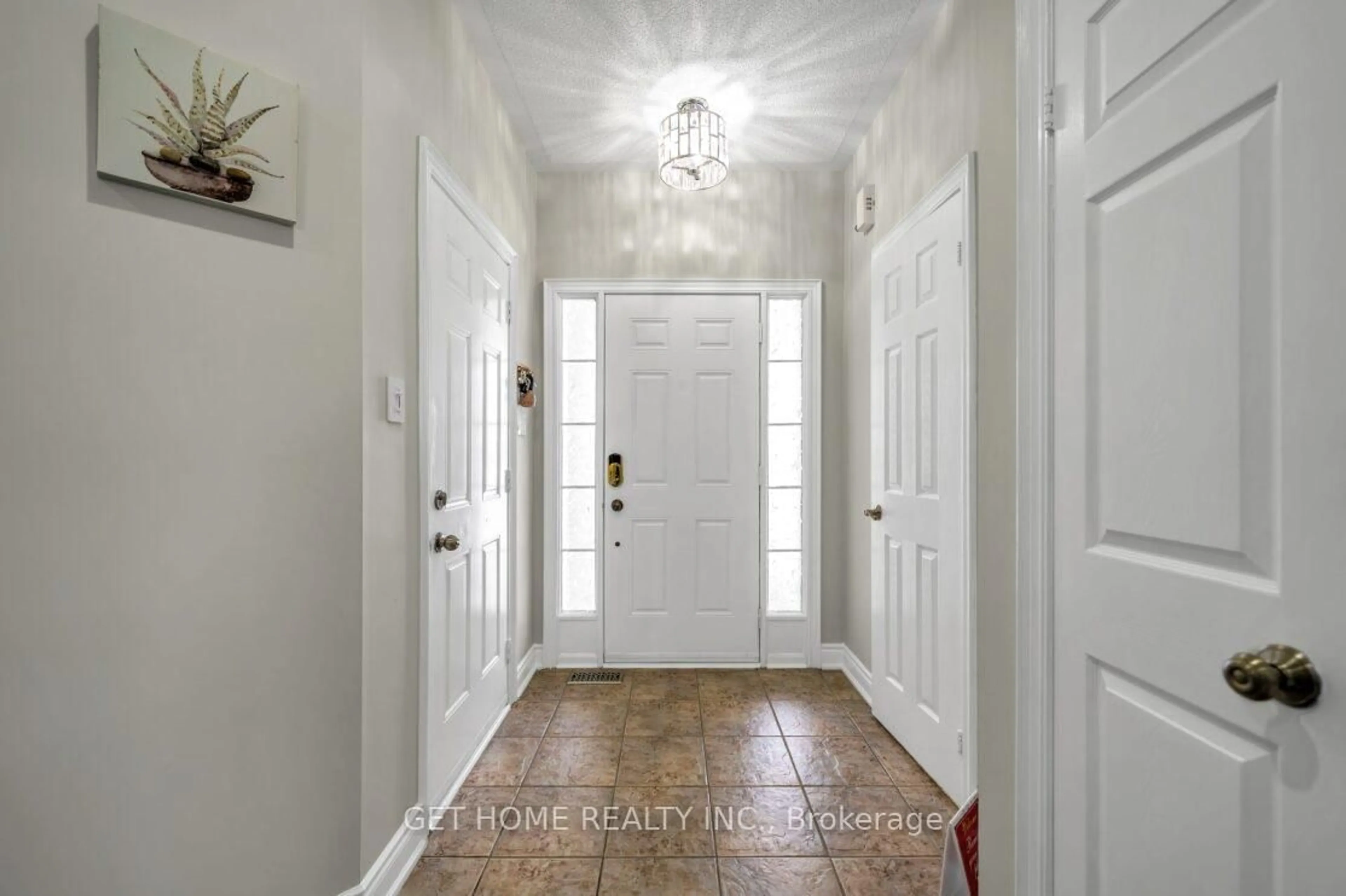 Indoor entryway for 1880 Birchview Dr, Oshawa Ontario L1K 3B9