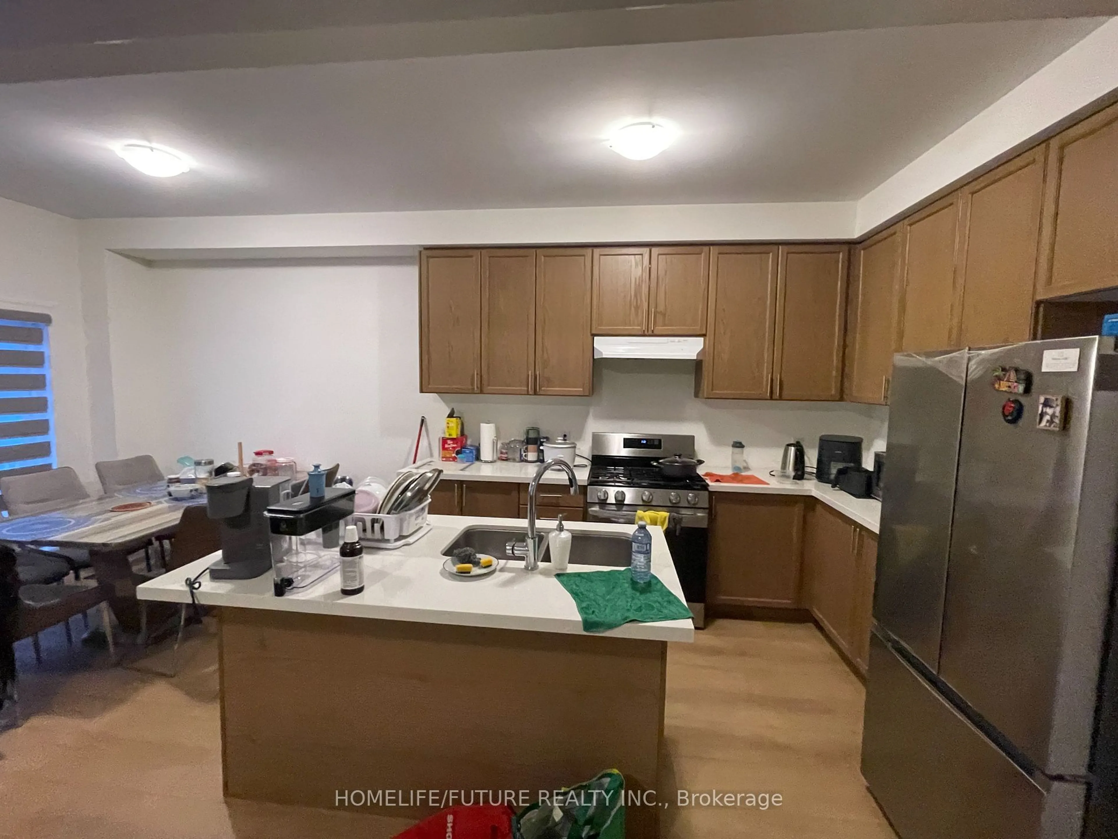 Standard kitchen, unknown for 11 Salmon Cres, Clarington Ontario L1B 0X1