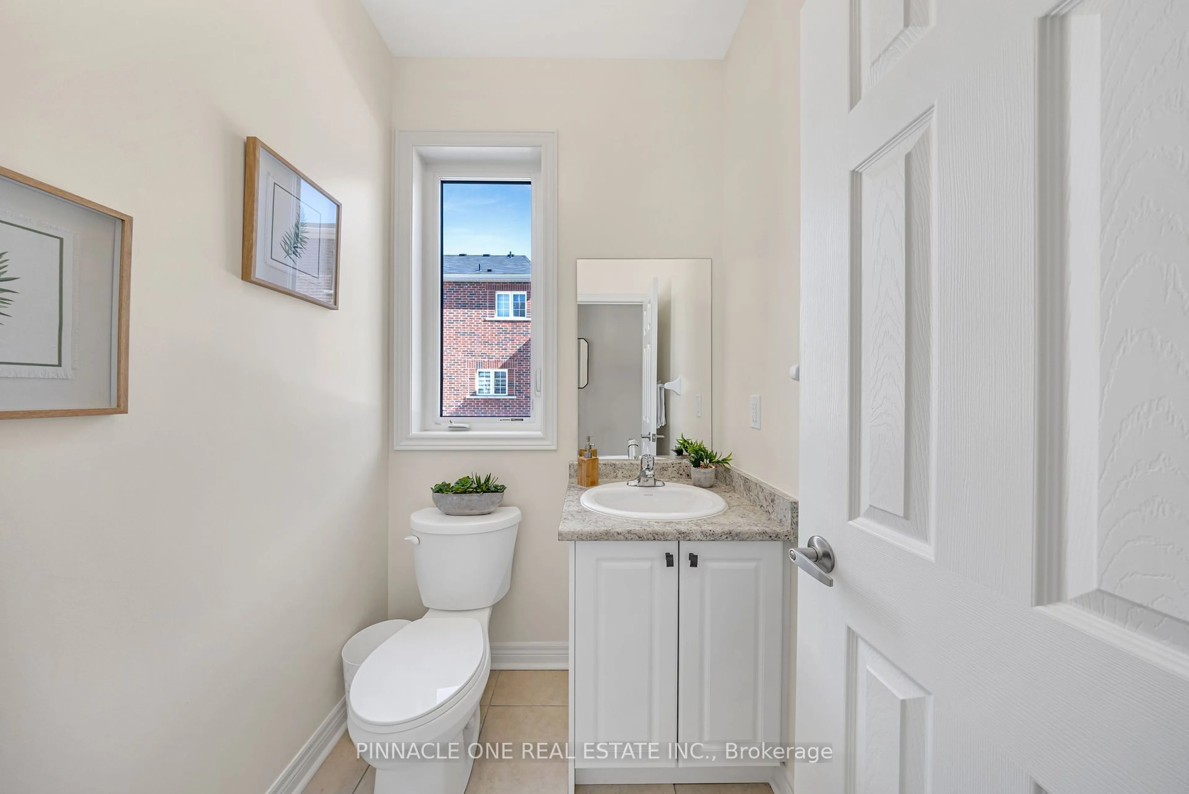 Standard bathroom, ceramic/tile floor for 1149 Jim Brewster Circ, Oshawa Ontario L1K 1A4