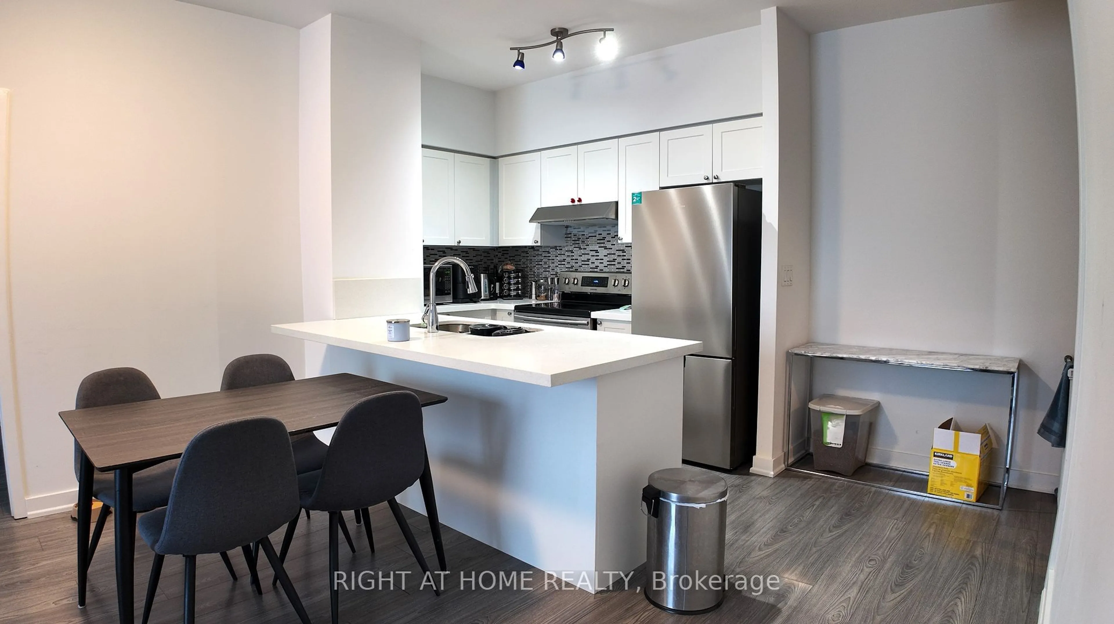 Open concept kitchen, unknown for 36 Lee Centre Dr #PH502, Toronto Ontario M1H 3K2