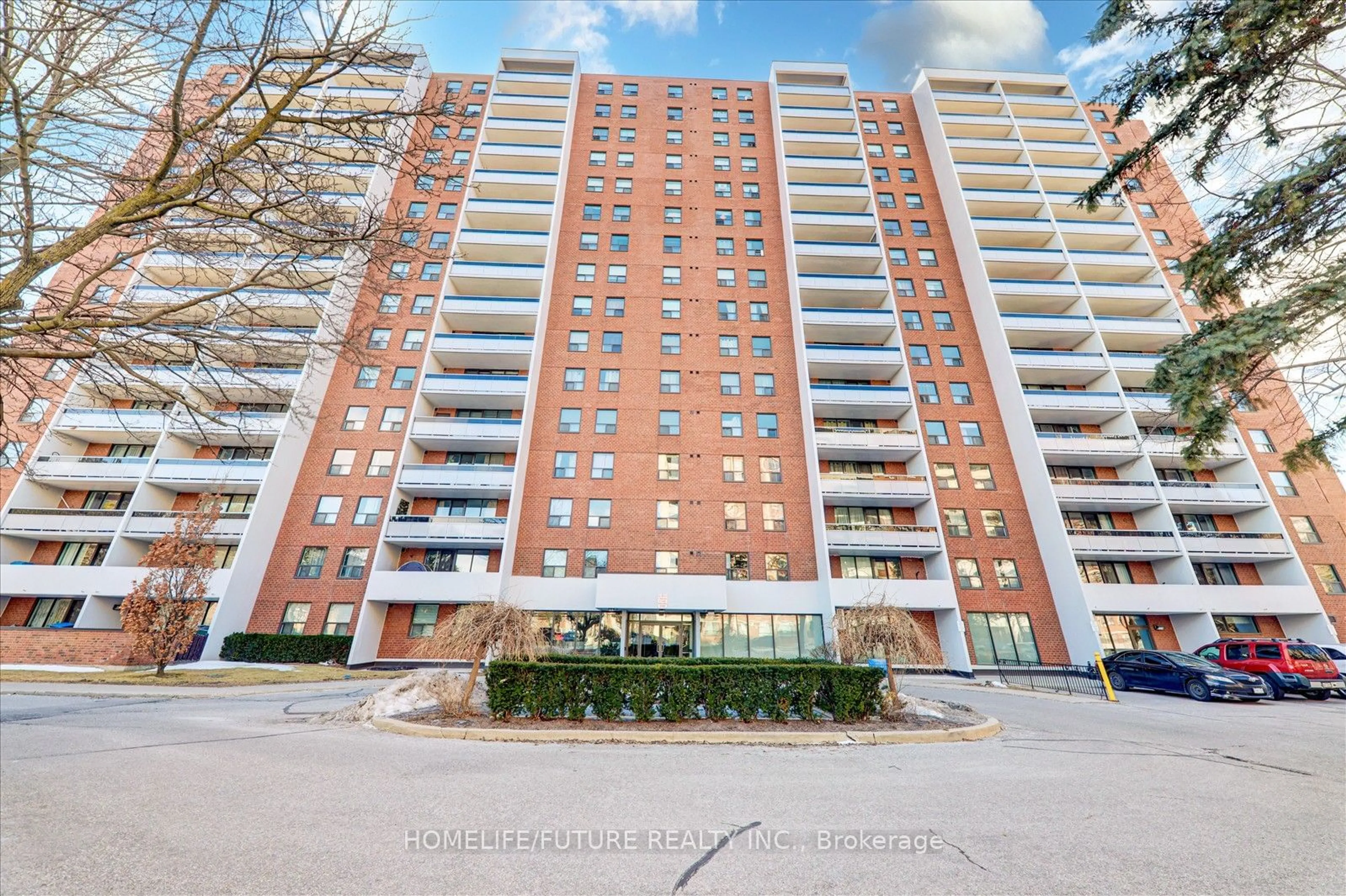 A pic from outside/outdoor area/front of a property/back of a property/a pic from drone, building for 1250 Bridletowne Circ #1108, Toronto Ontario M1W 2V1