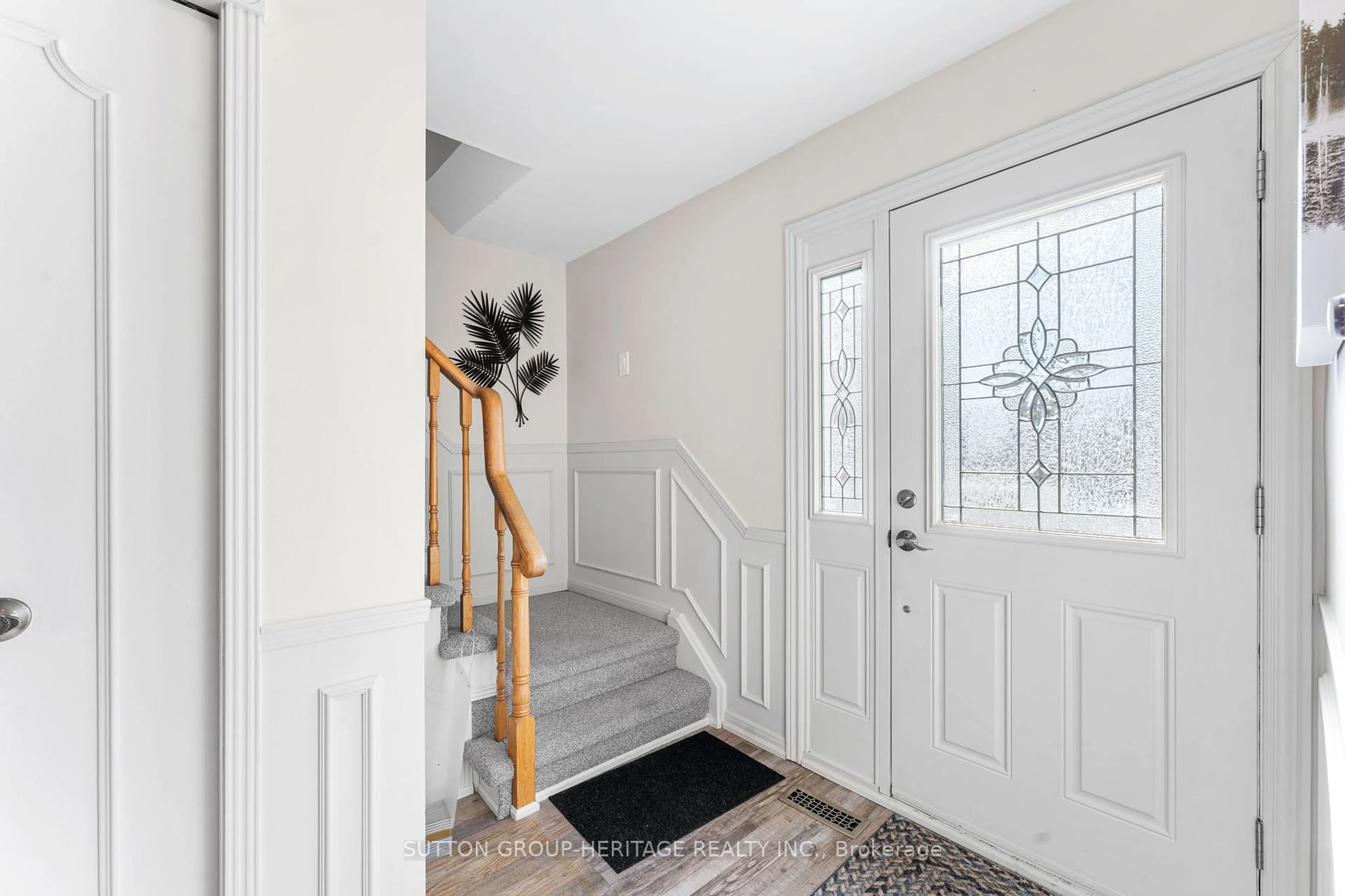 Indoor entryway for 502 Petticoat Lane, Pickering Ontario L1W 3J1