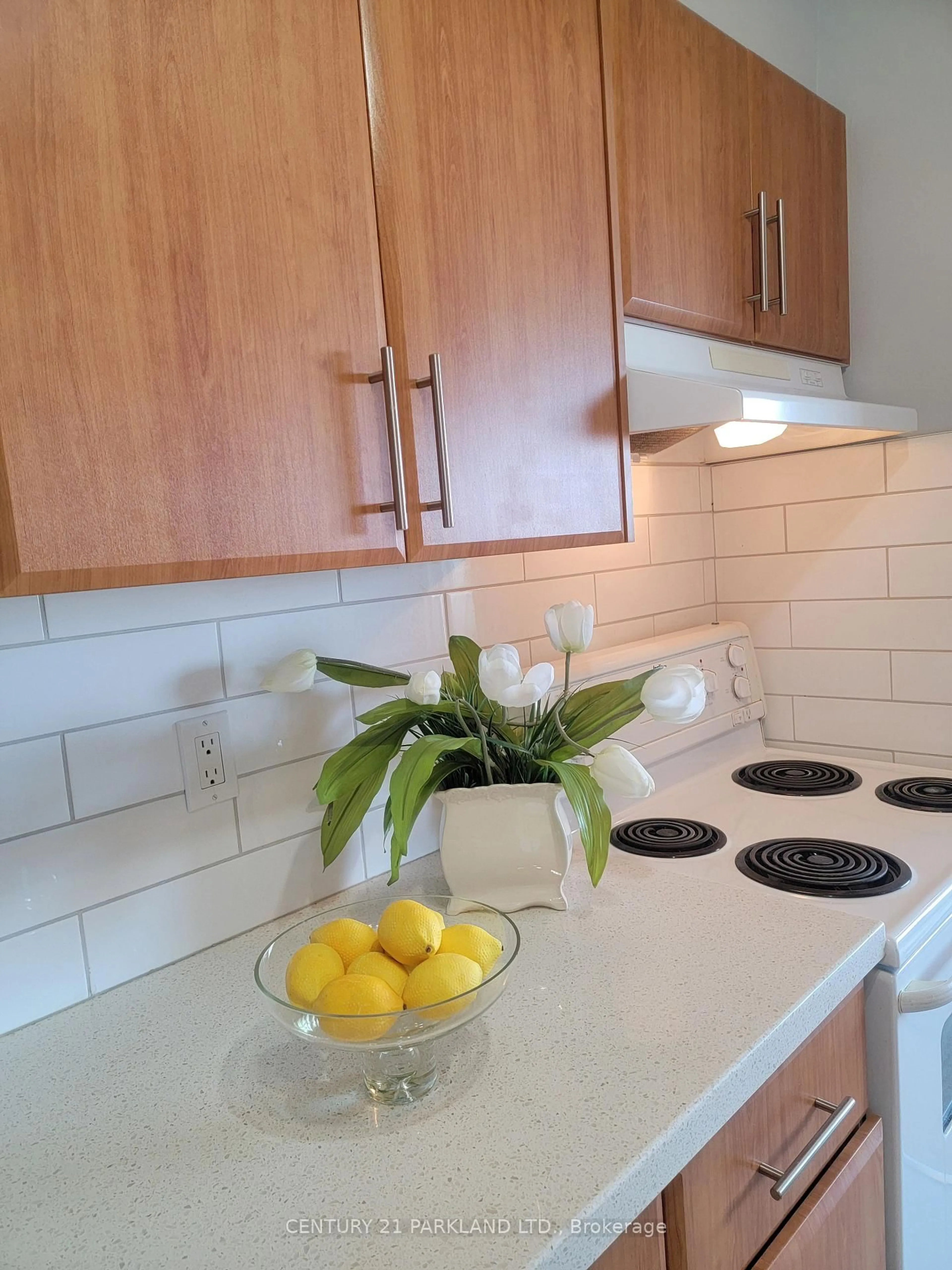 Standard kitchen, ceramic/tile floor for 1 Massey Sq #2015, Toronto Ontario M4C 5L4