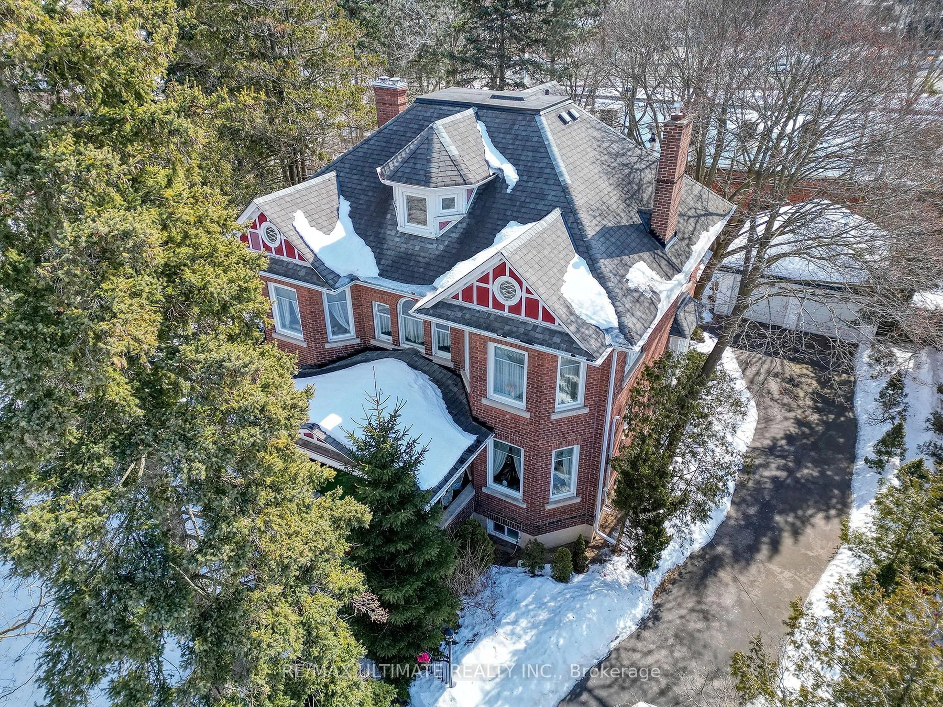A pic from outside/outdoor area/front of a property/back of a property/a pic from drone, building for 456 manse Rd, Toronto Ontario M1E 3V8