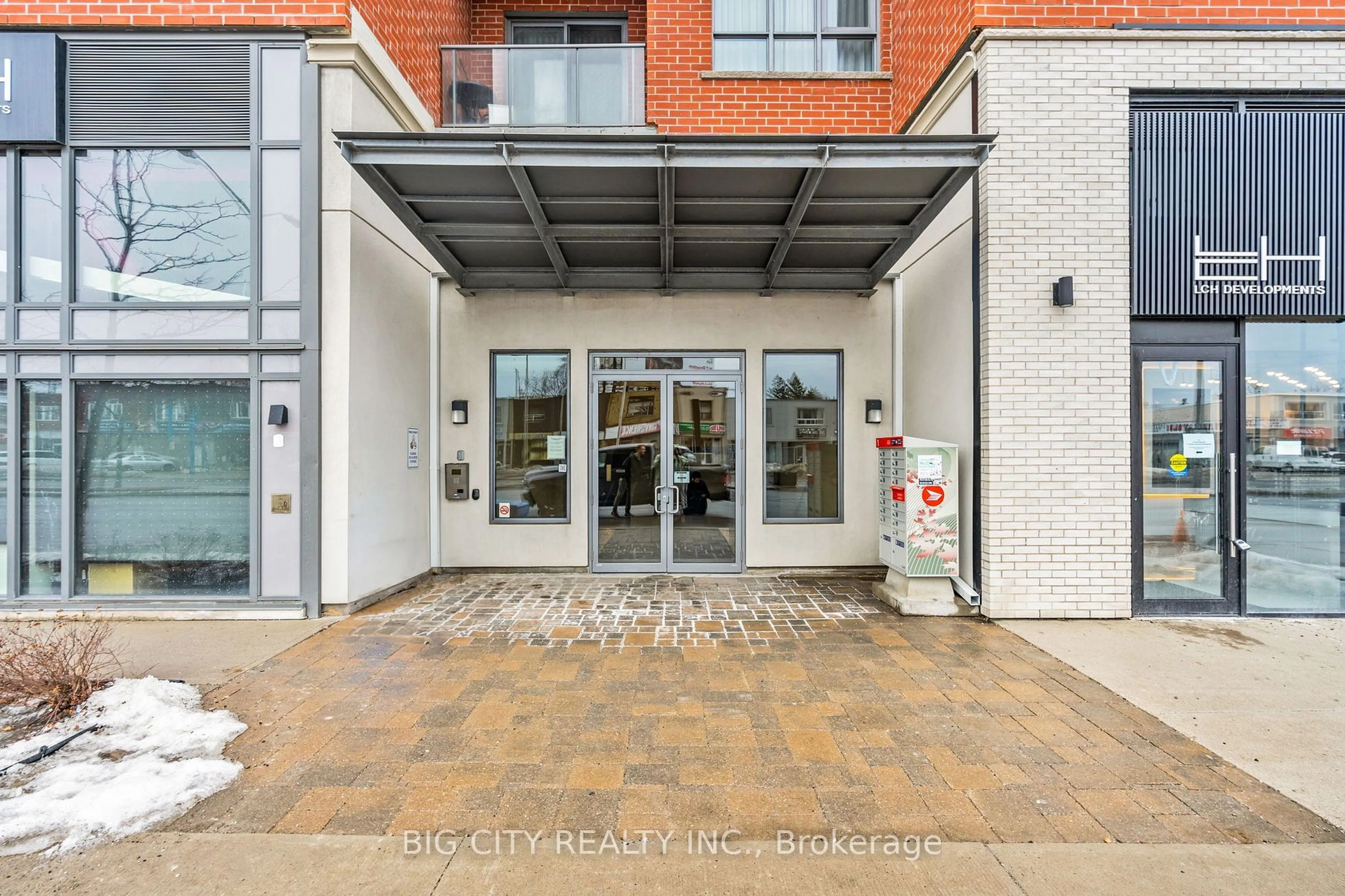 Indoor foyer for 22 East Haven Dr #202, Toronto Ontario M1N 0B4