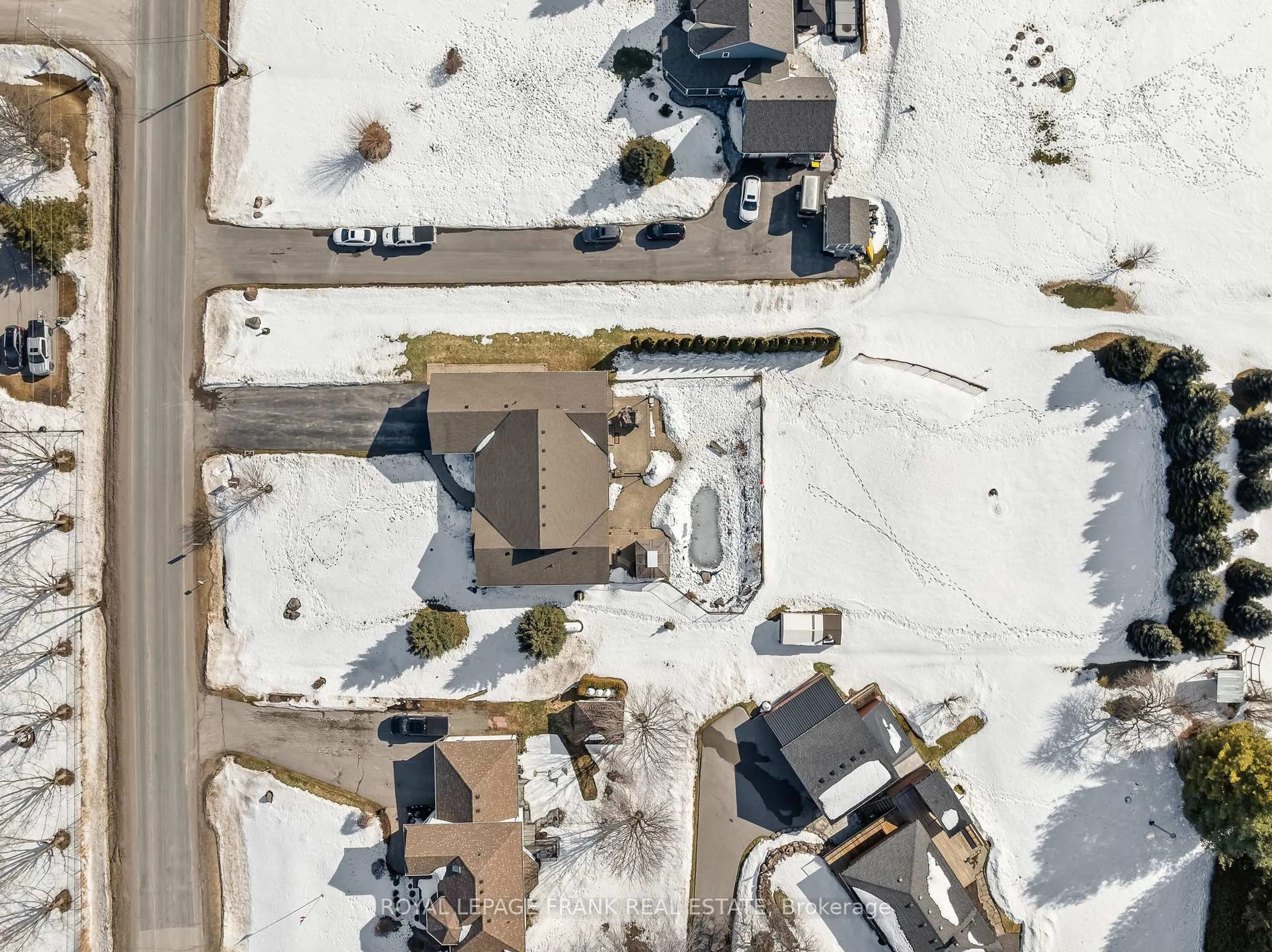 A pic from outside/outdoor area/front of a property/back of a property/a pic from drone, street for 15970 Marsh Hill Rd, Scugog Ontario L9L 1Y9