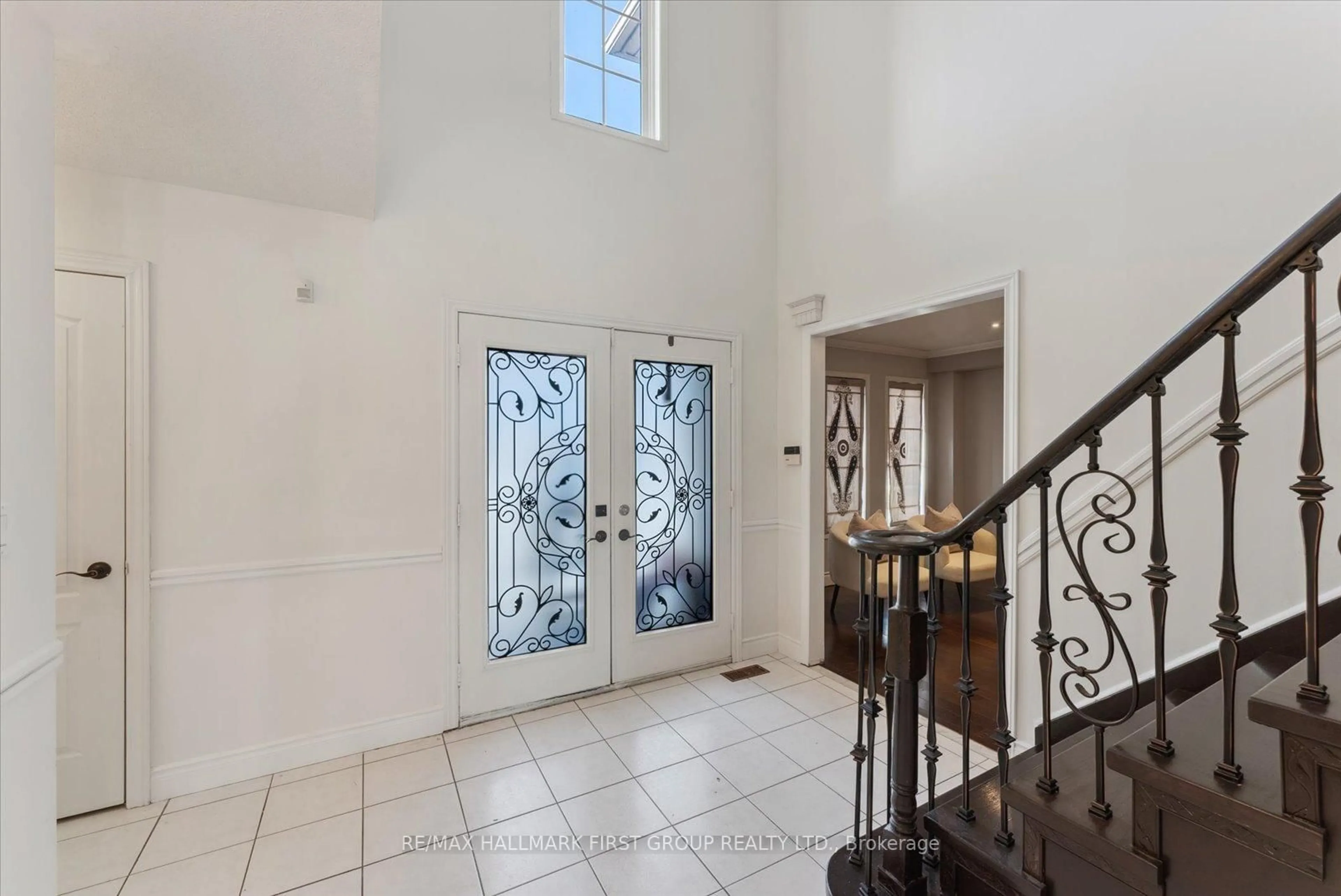 Indoor foyer for 75 Sullivan Dr, Ajax Ontario L1T 1P3