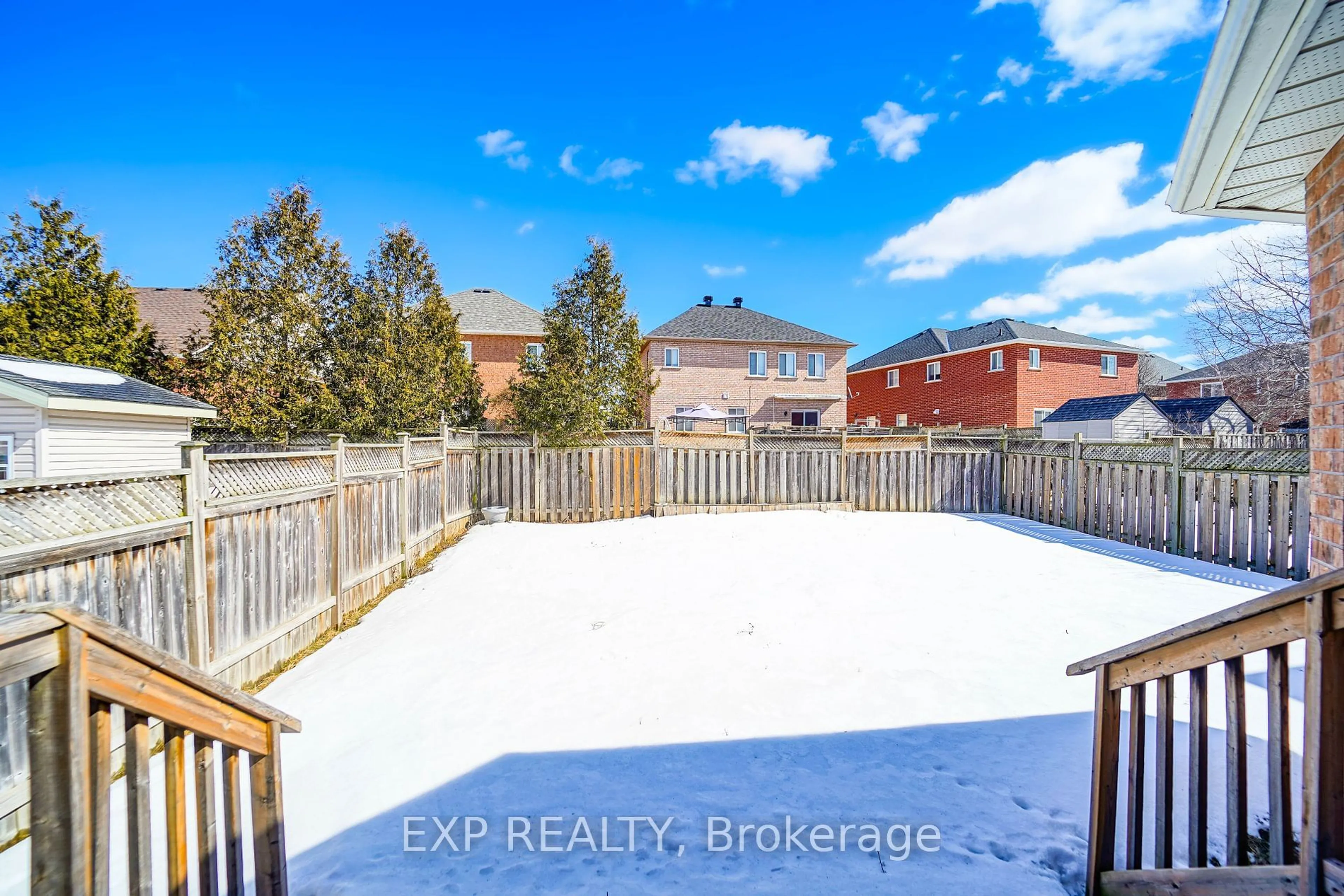 A pic from outside/outdoor area/front of a property/back of a property/a pic from drone, water/lake/river/ocean view for 35 Ball Cres, Whitby Ontario L1P 1W6