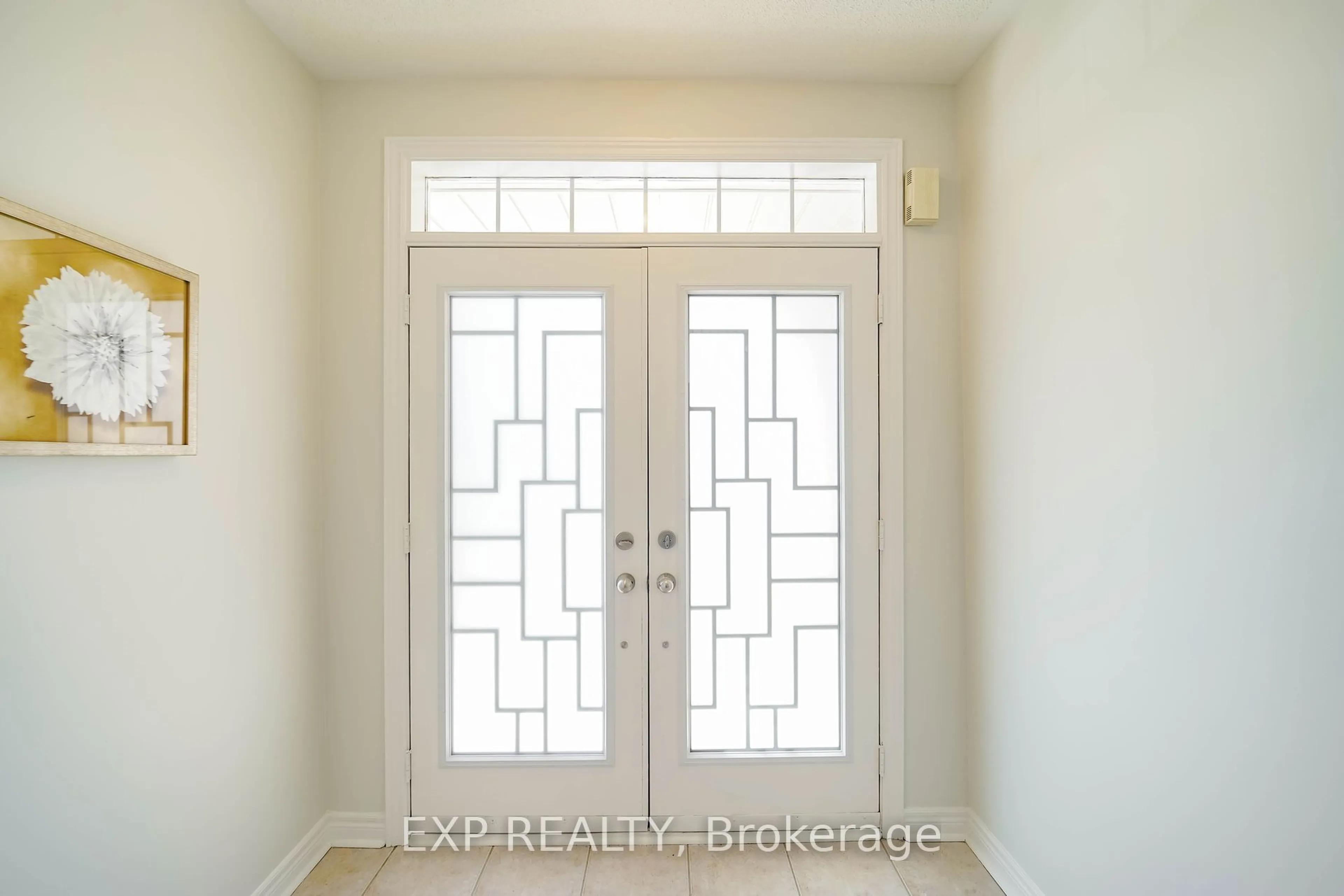 Indoor entryway for 35 Ball Cres, Whitby Ontario L1P 1W6